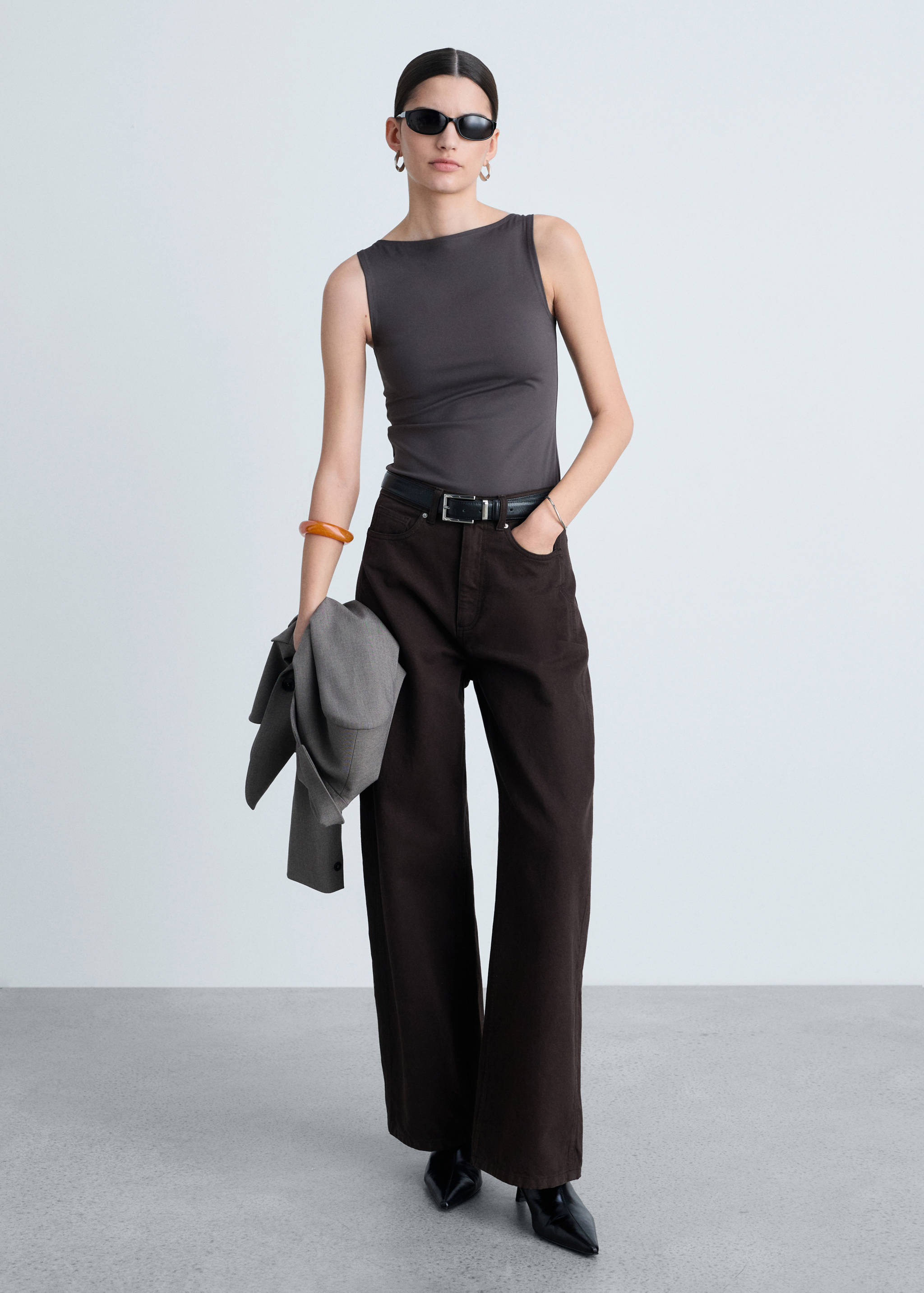 Boat neck strapless top - General plane