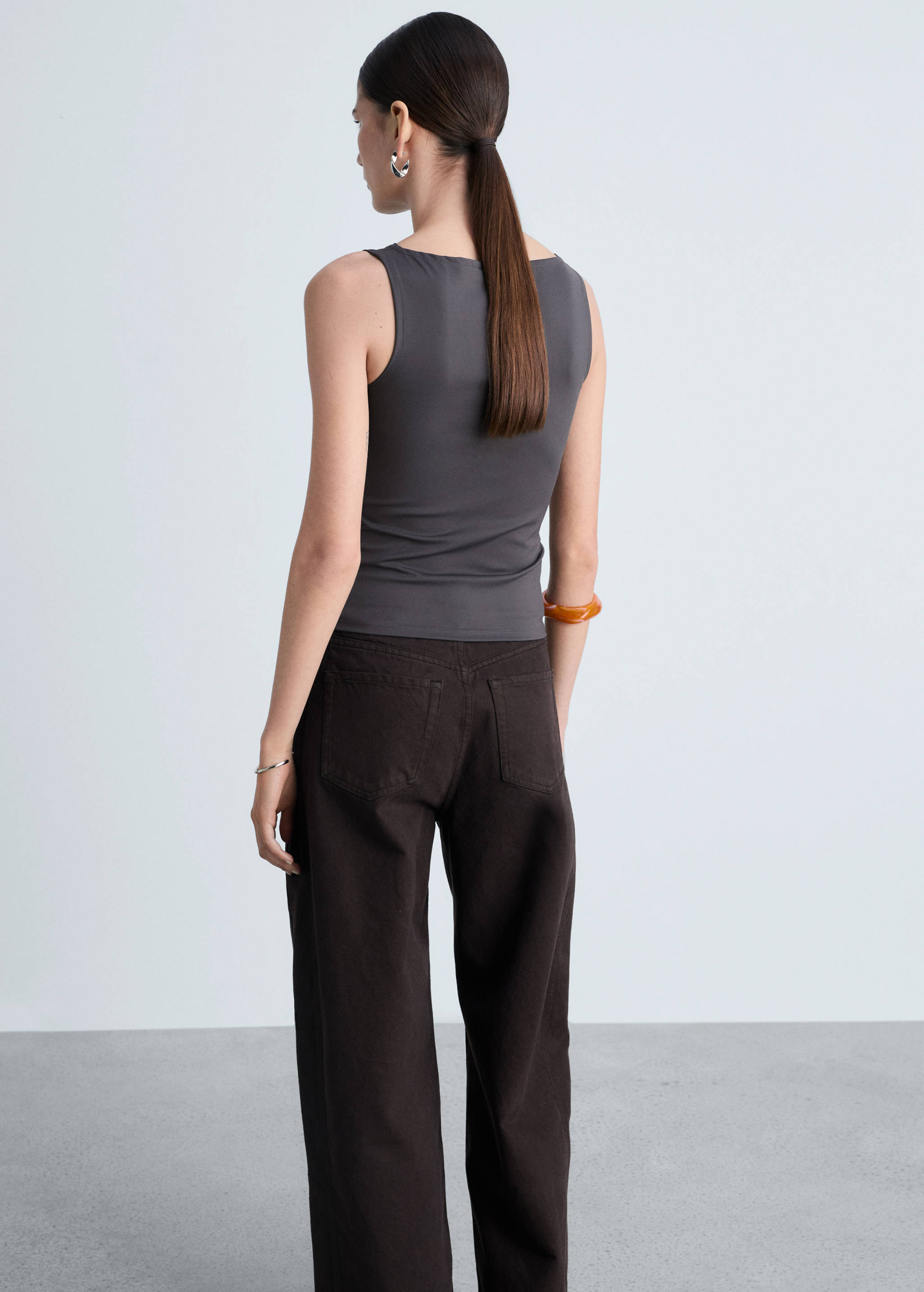 Boat neck strapless top - Reverse of the article