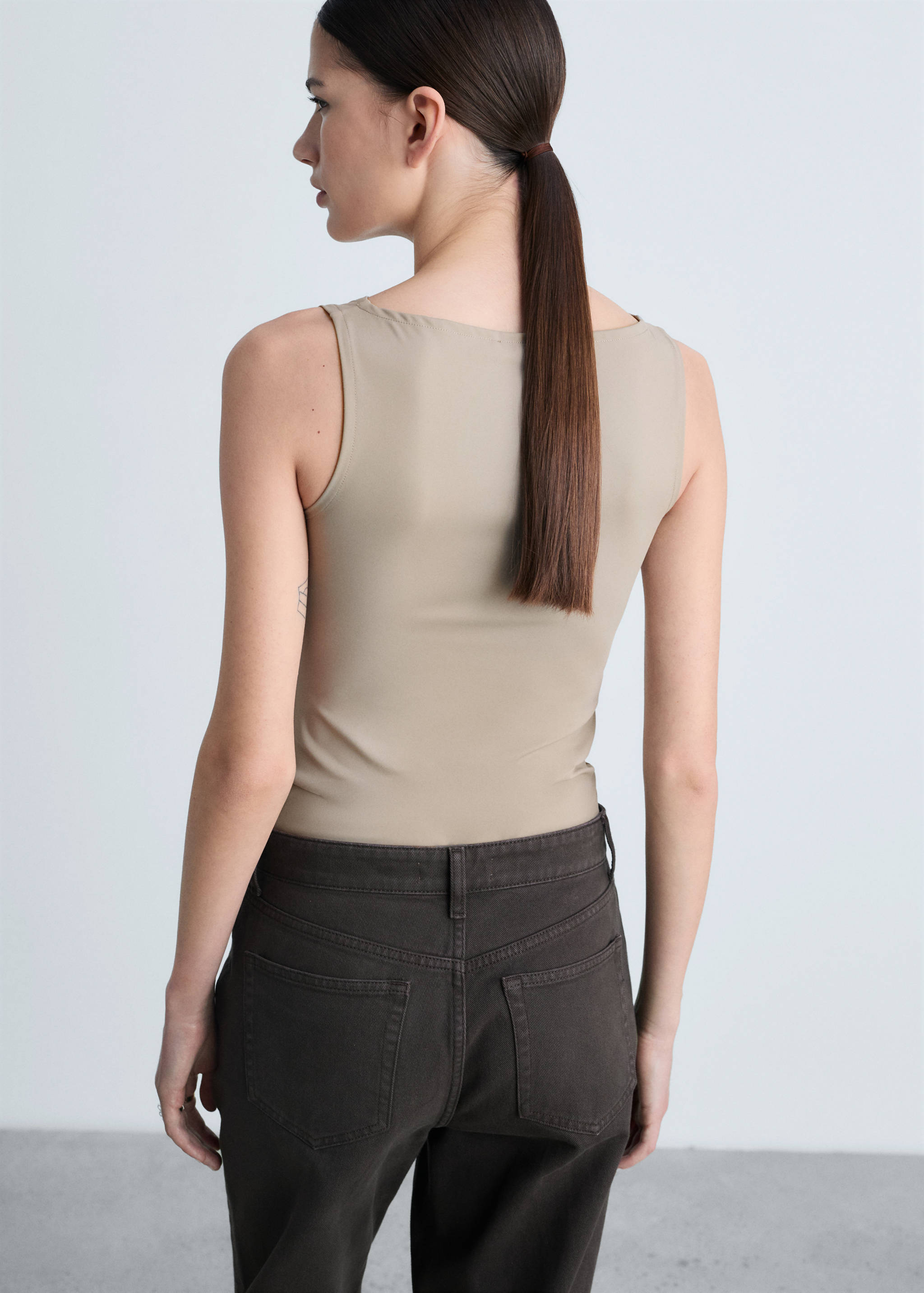 Boat neck strapless top - Reverse of the article