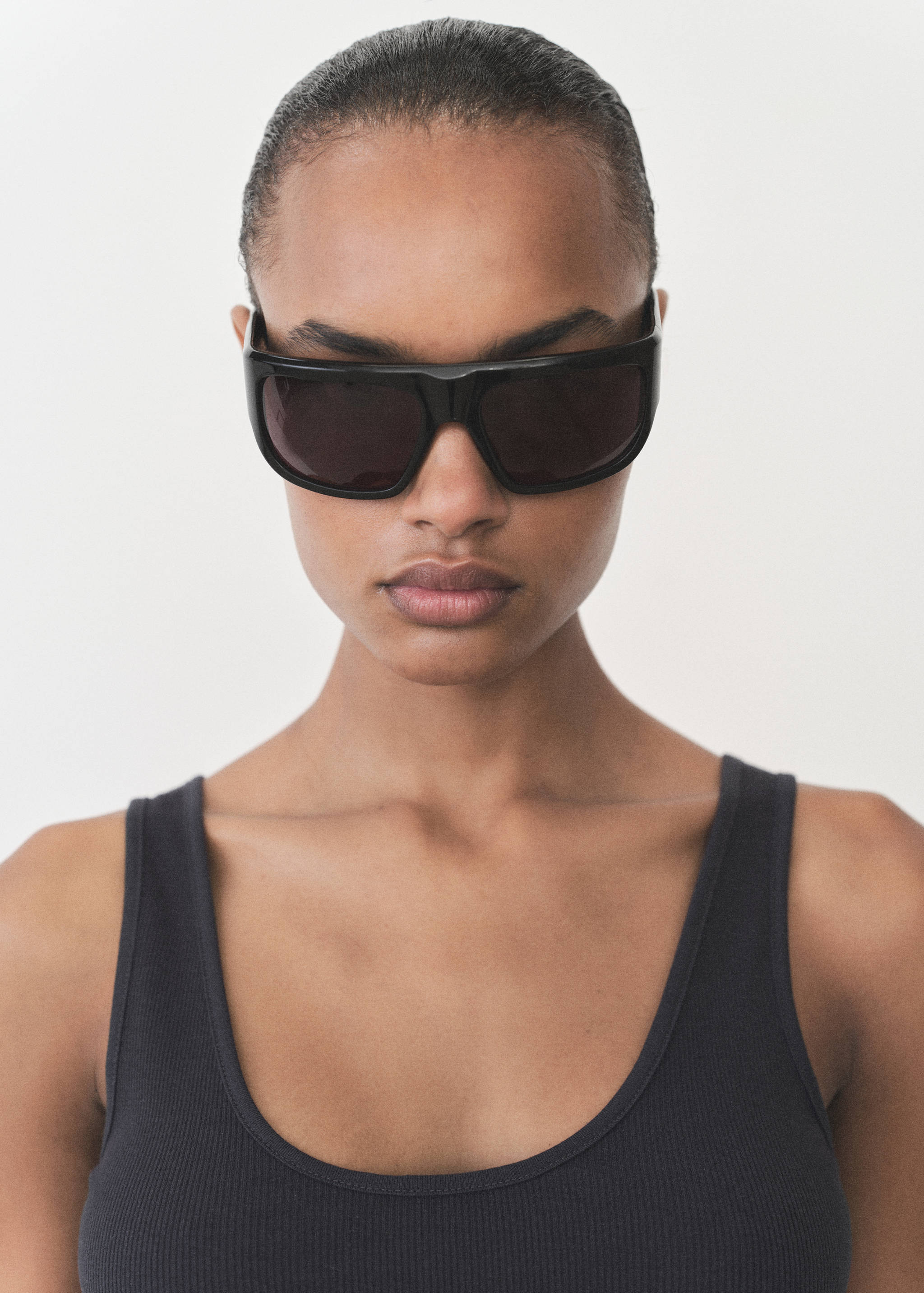 Cotton top with wide straps - Details of the article 1