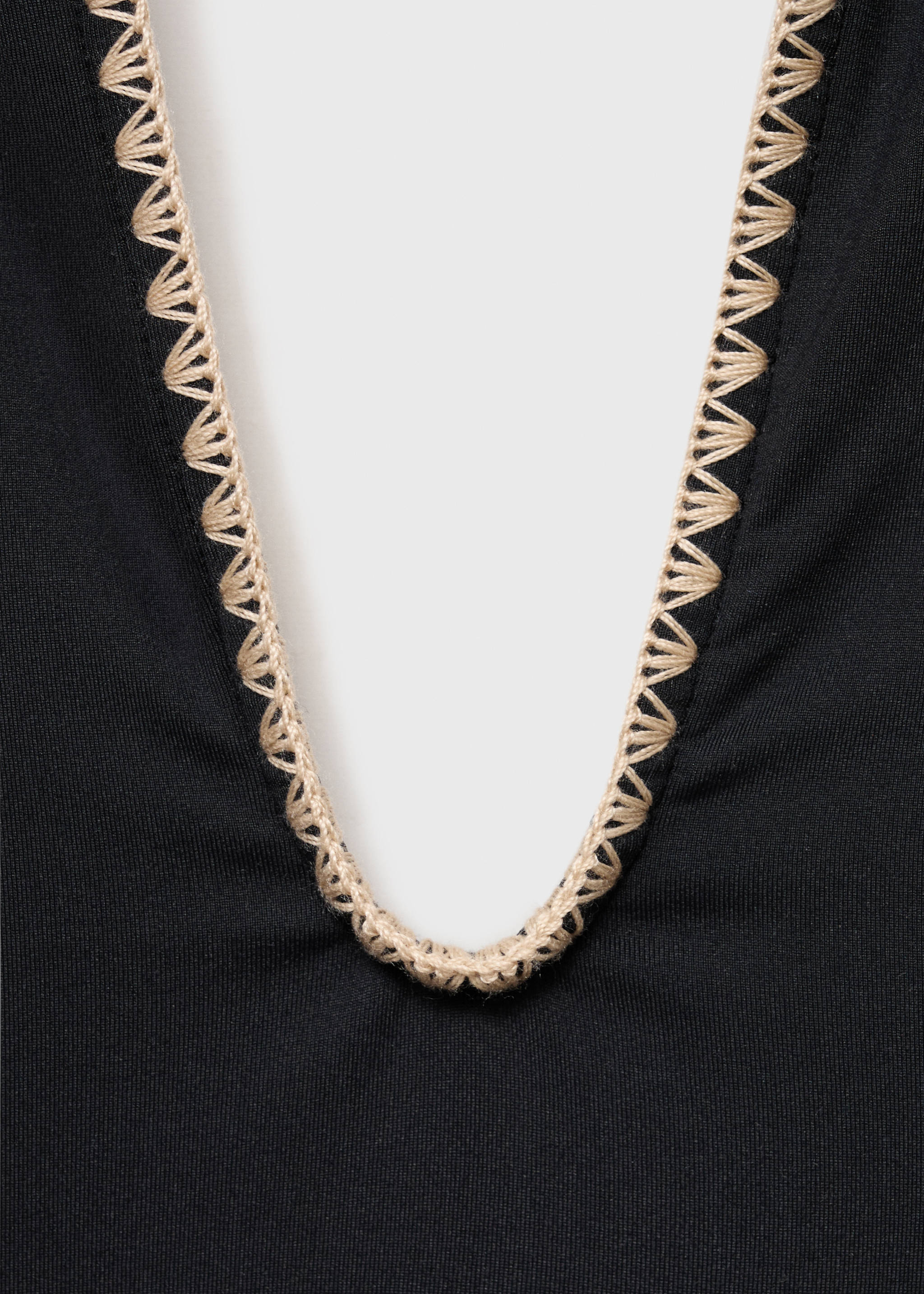 Fato de banho com gola halter - Pormenor do artigo 8