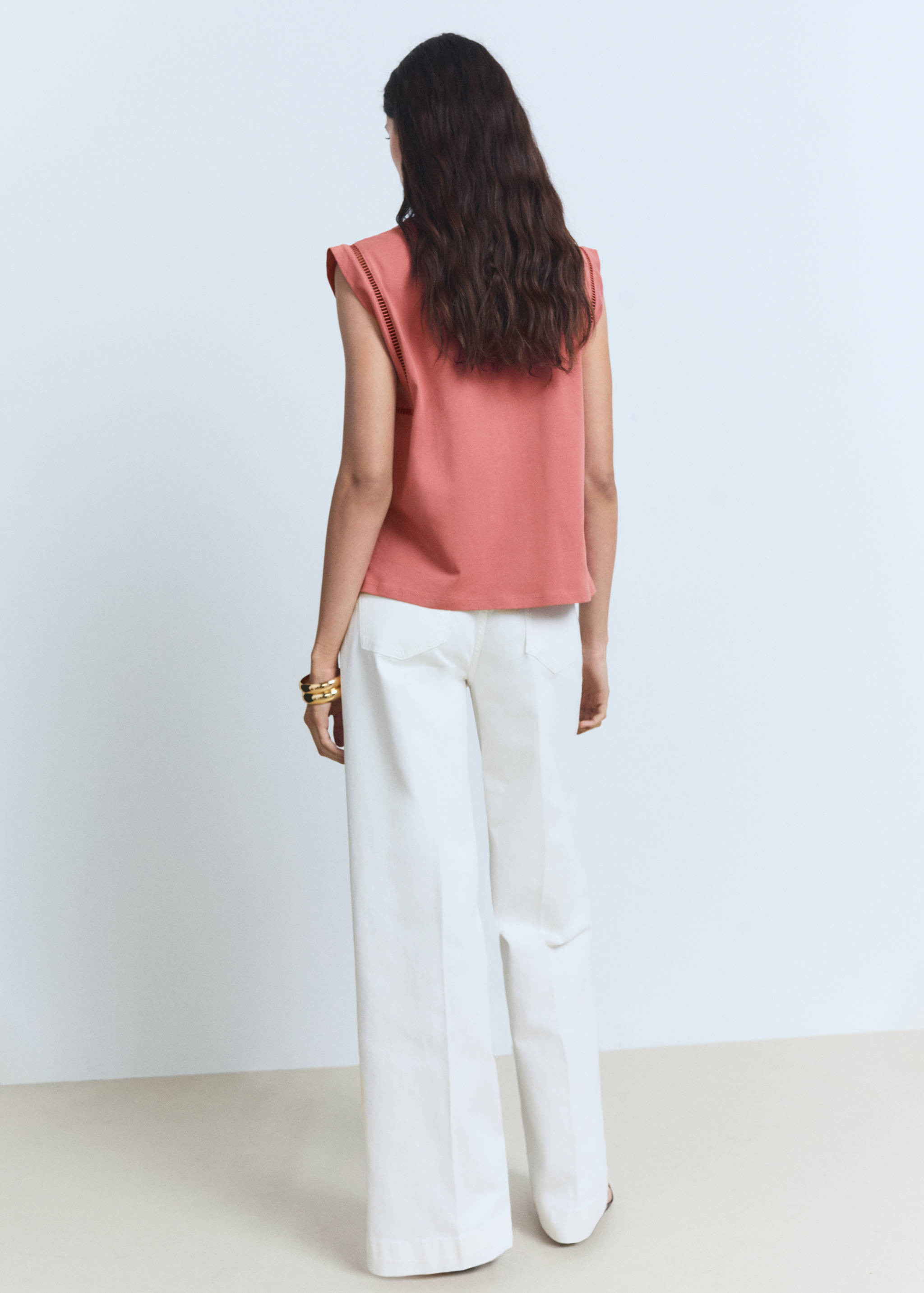 Cotton t-shirt with lace trim - Reverse of the article