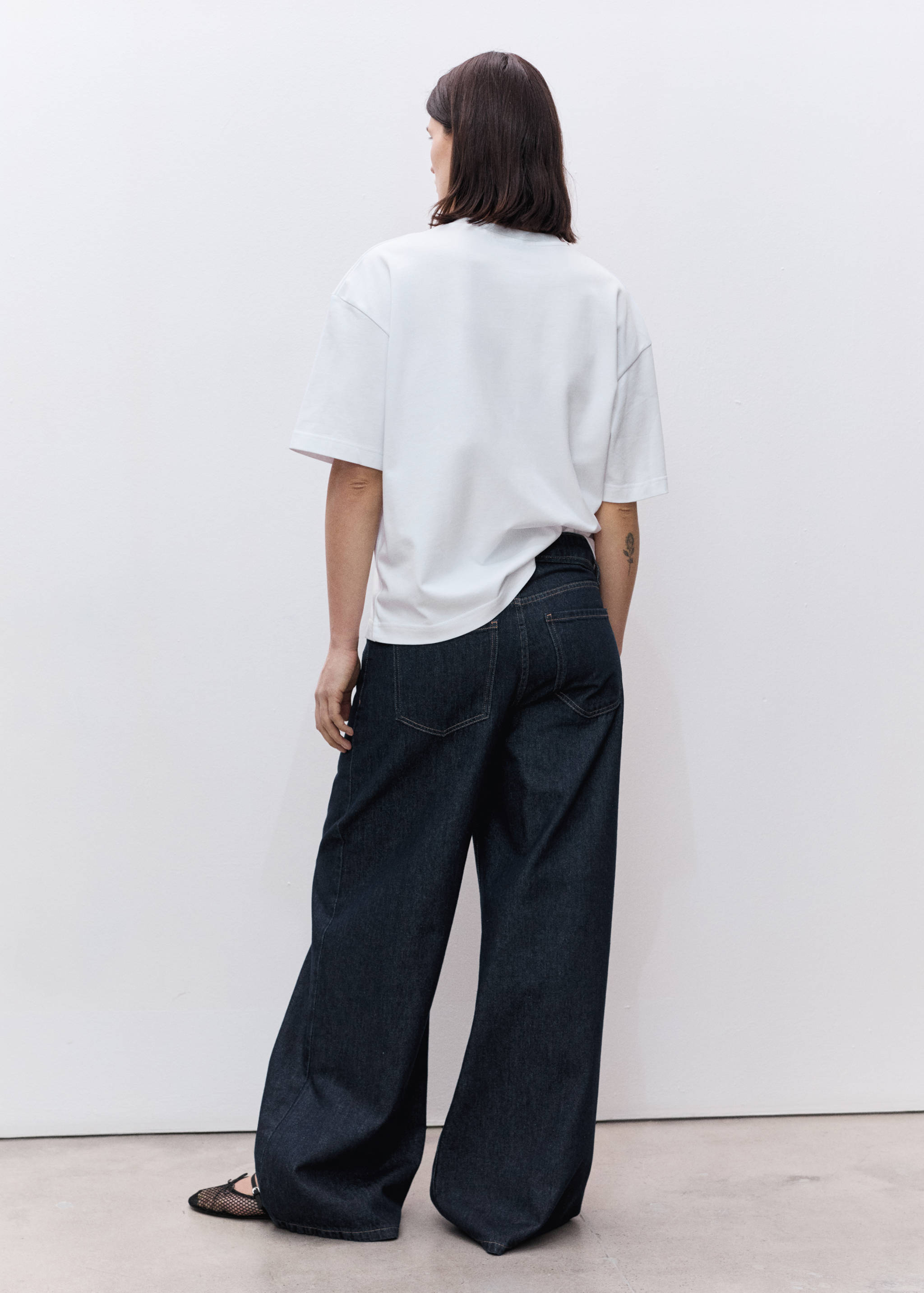 Oversized cotton maternity t-shirt - Reverse of the article