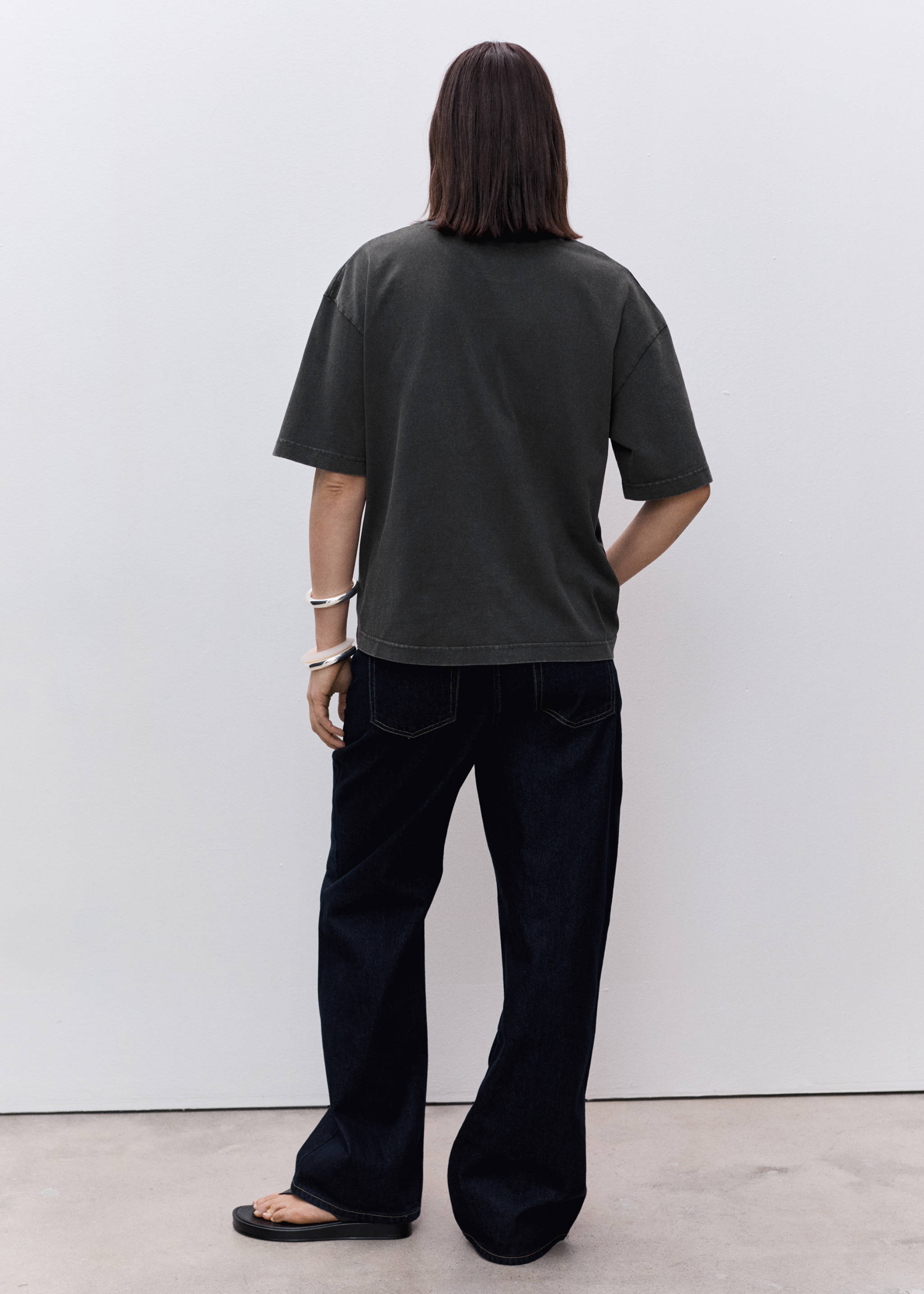 Oversized cotton maternity t-shirt - Reverse of the article