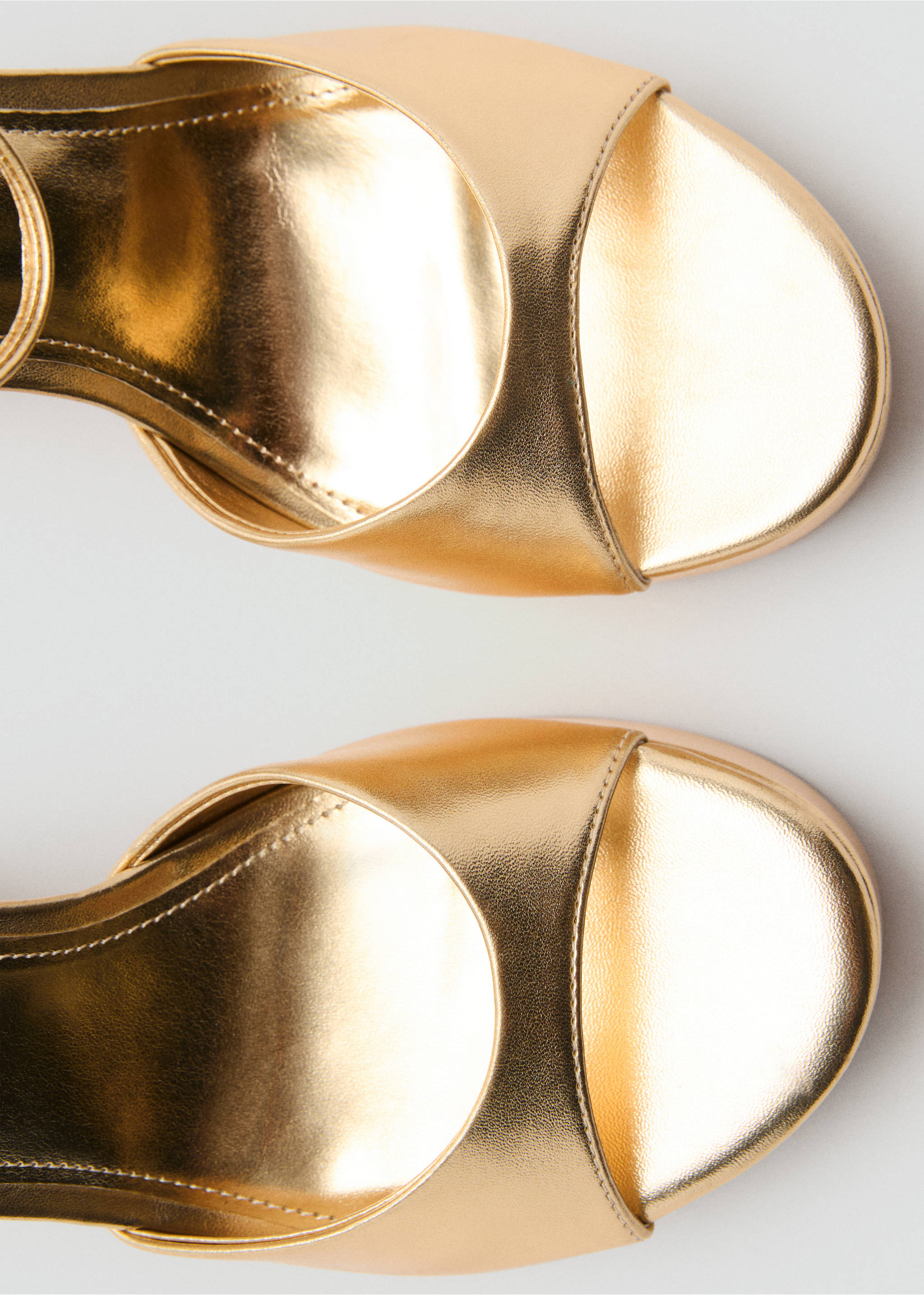 Metallic-effect heeled sandals - Details of the article 3, Gold. Ref: 87085933-00.