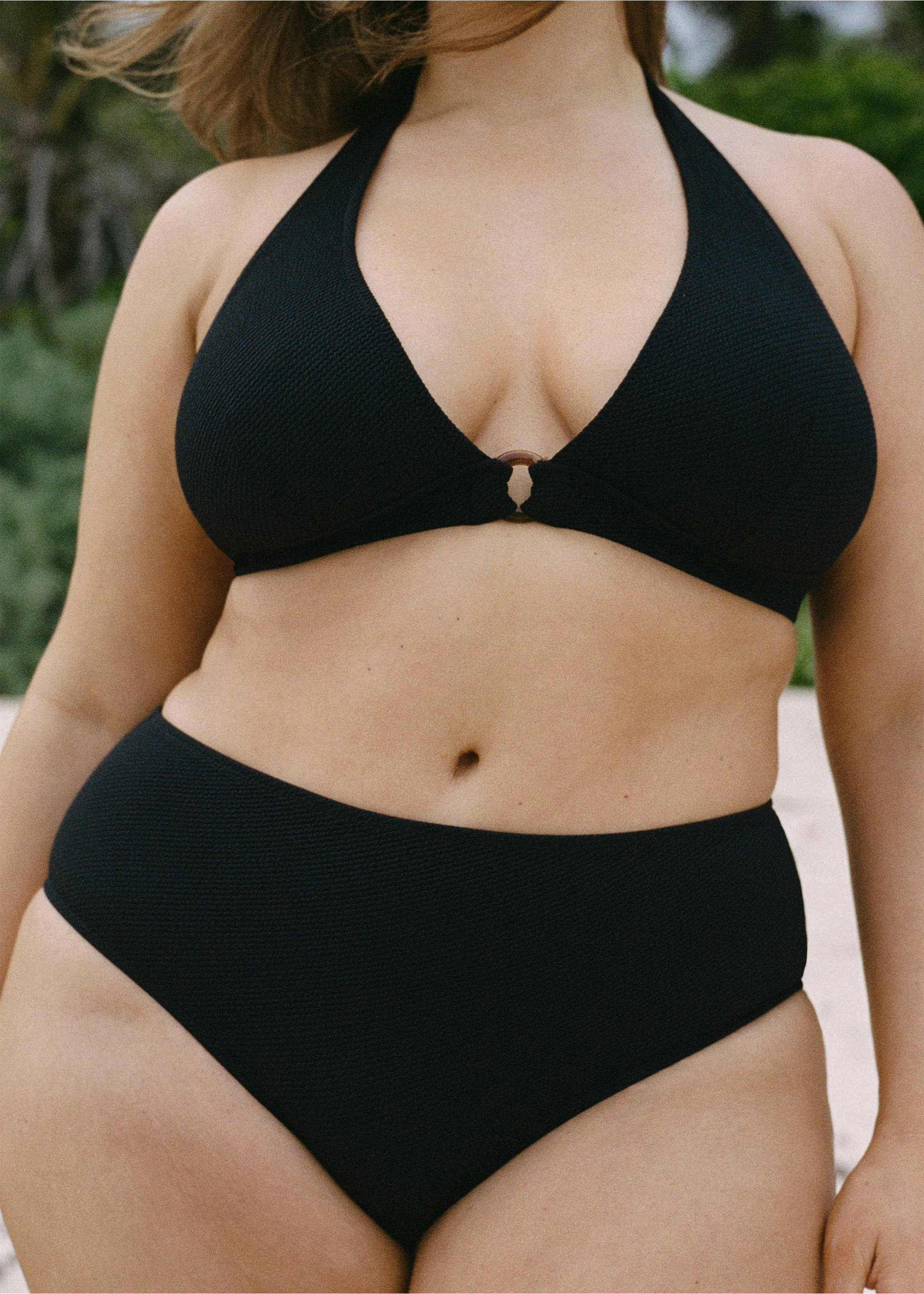 Haut bikini texturé anneau décoratif - Détail de l'article 3, Noir. Ref: 87085959-00.