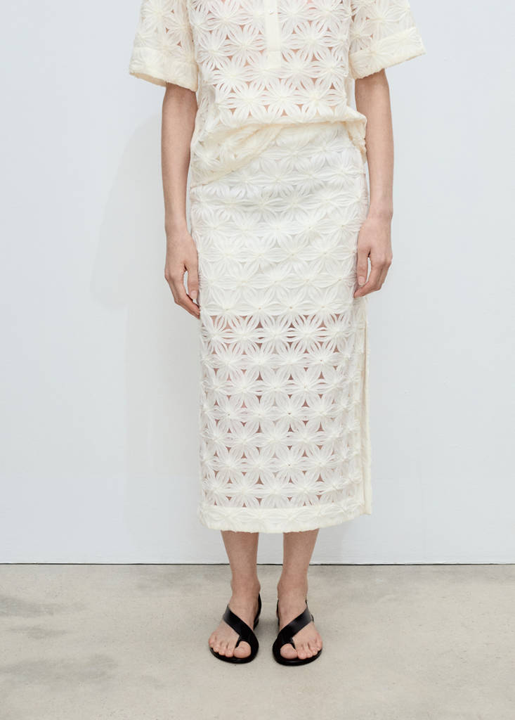 Openwork textured floral skirt — Ecru