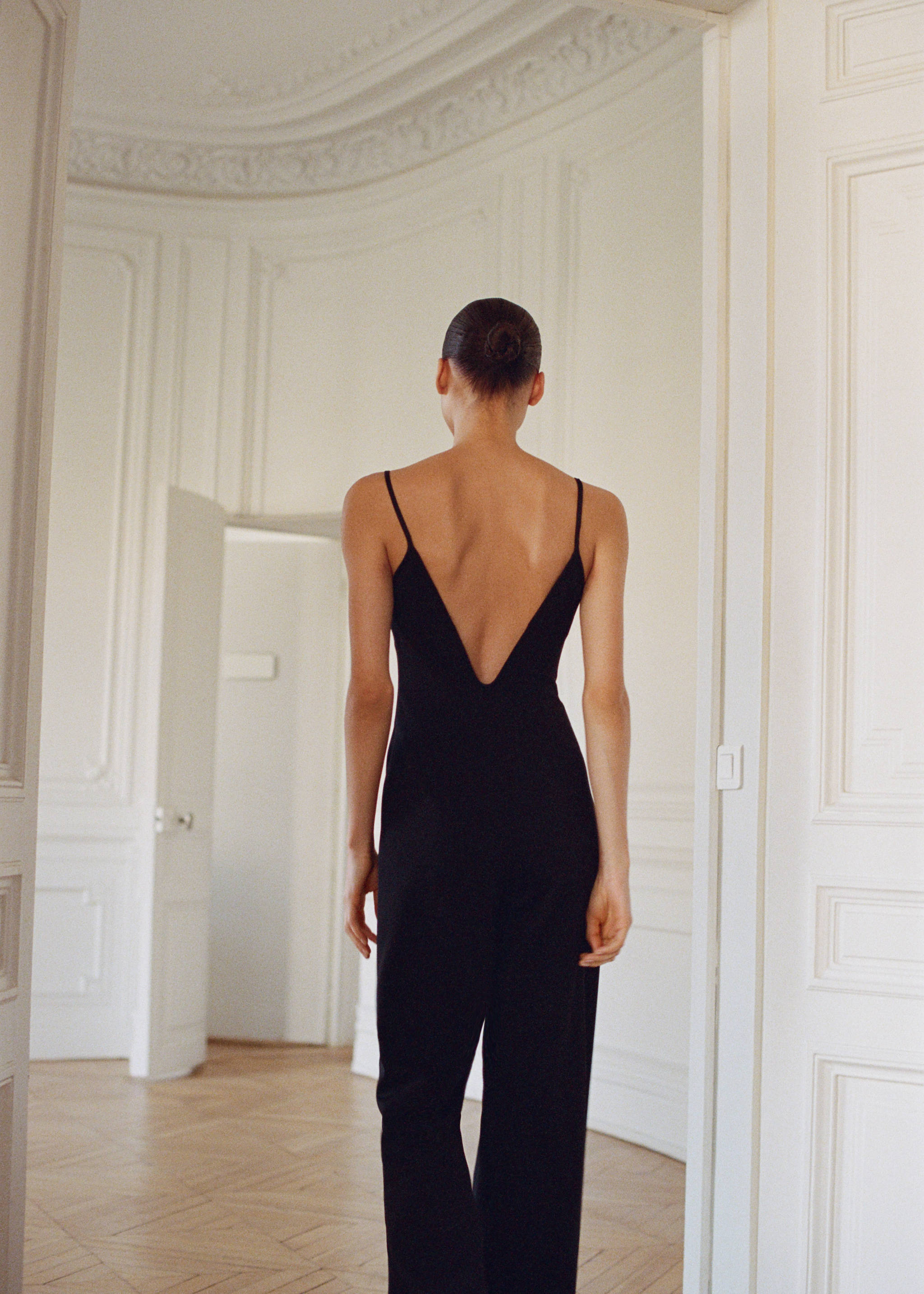 Figursydd jumpsuit med strukturerad sweetheart-halsringning - Detaljer om artikeln 6