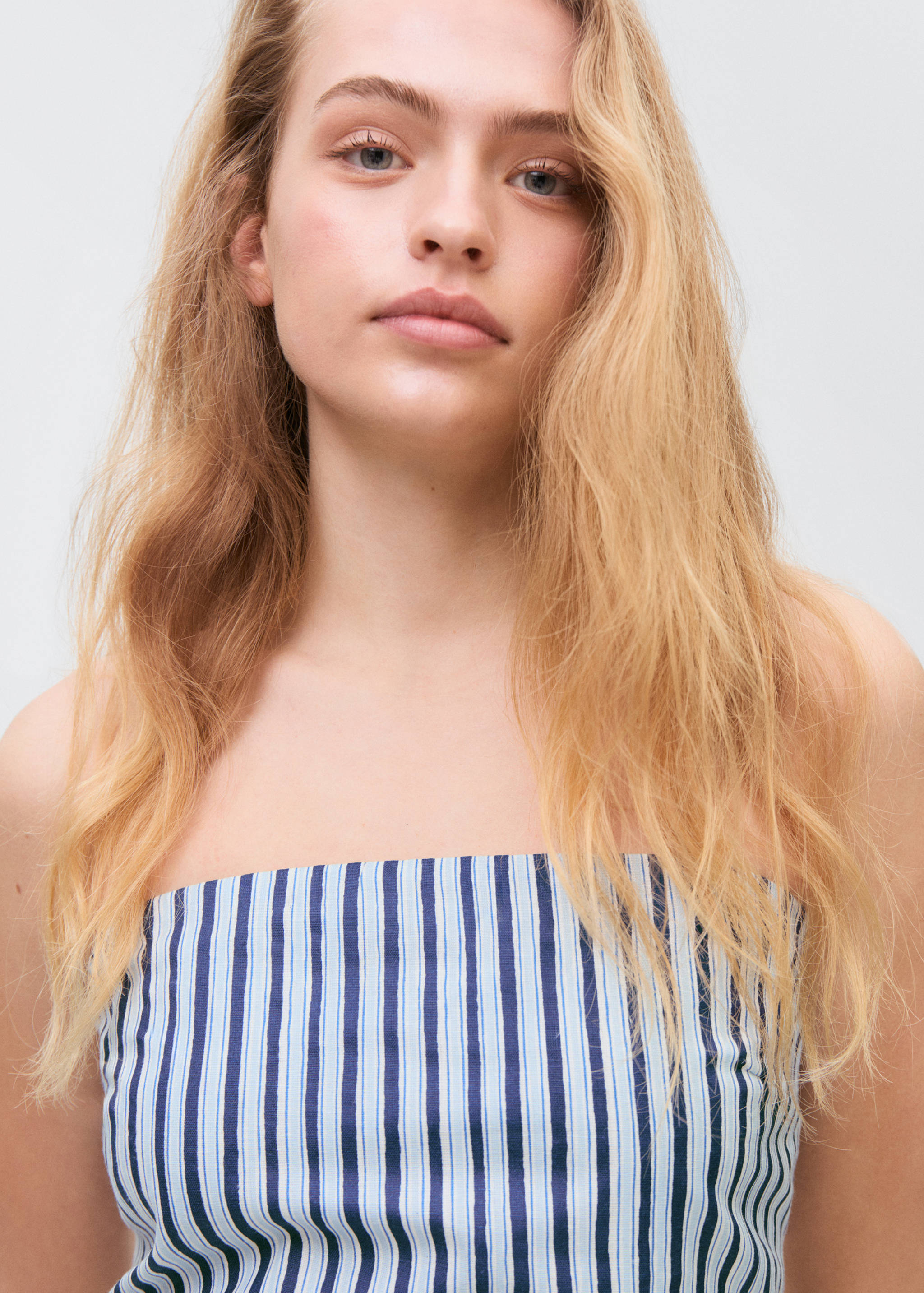 بلوزة باندانا بياقة على شكل V - تفاصيل المنتج 1