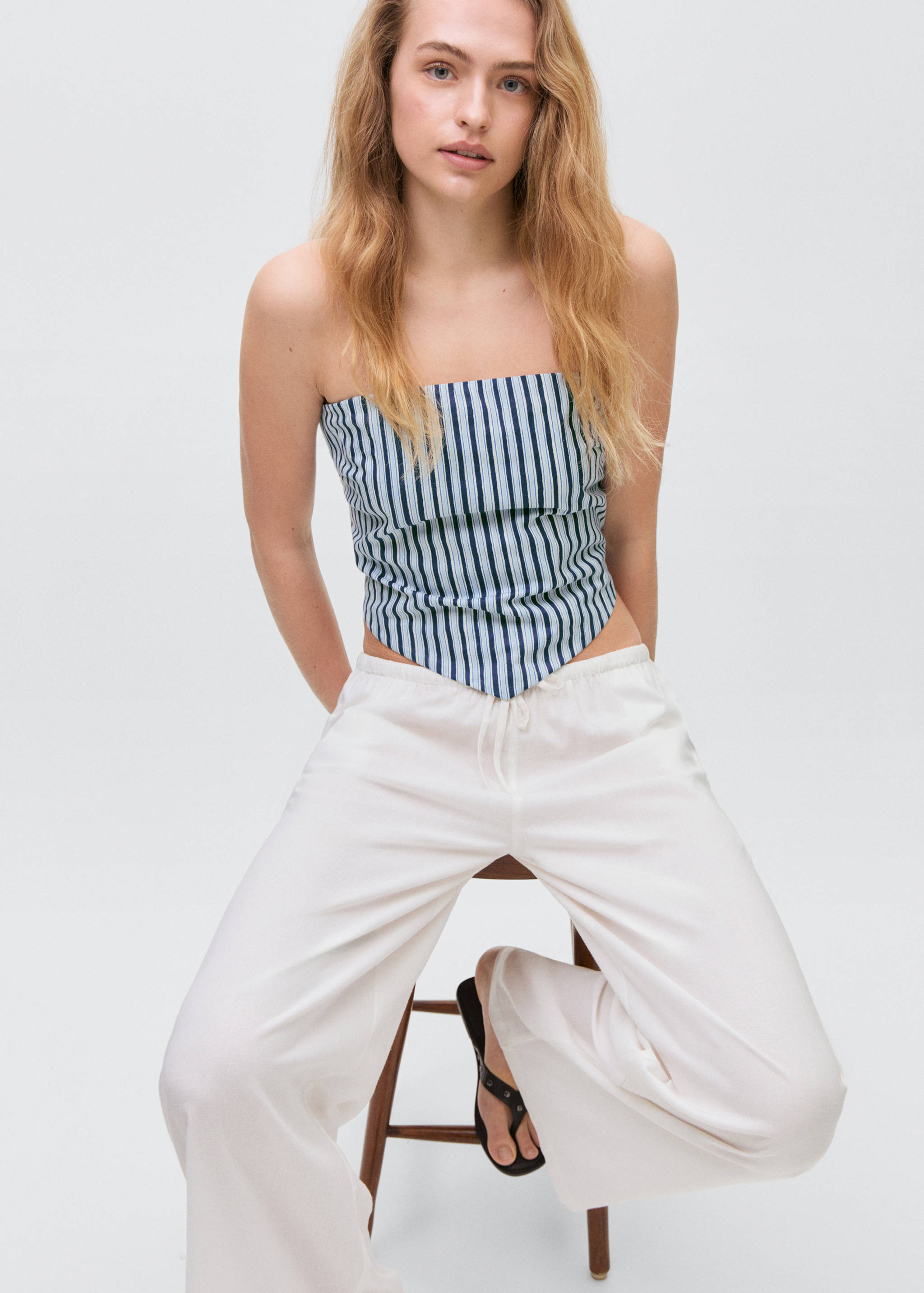 بلوزة باندانا بياقة على شكل V - تفاصيل المنتج 2