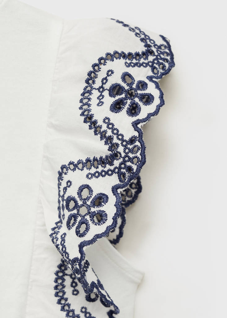 Textured ruffled blouse — White