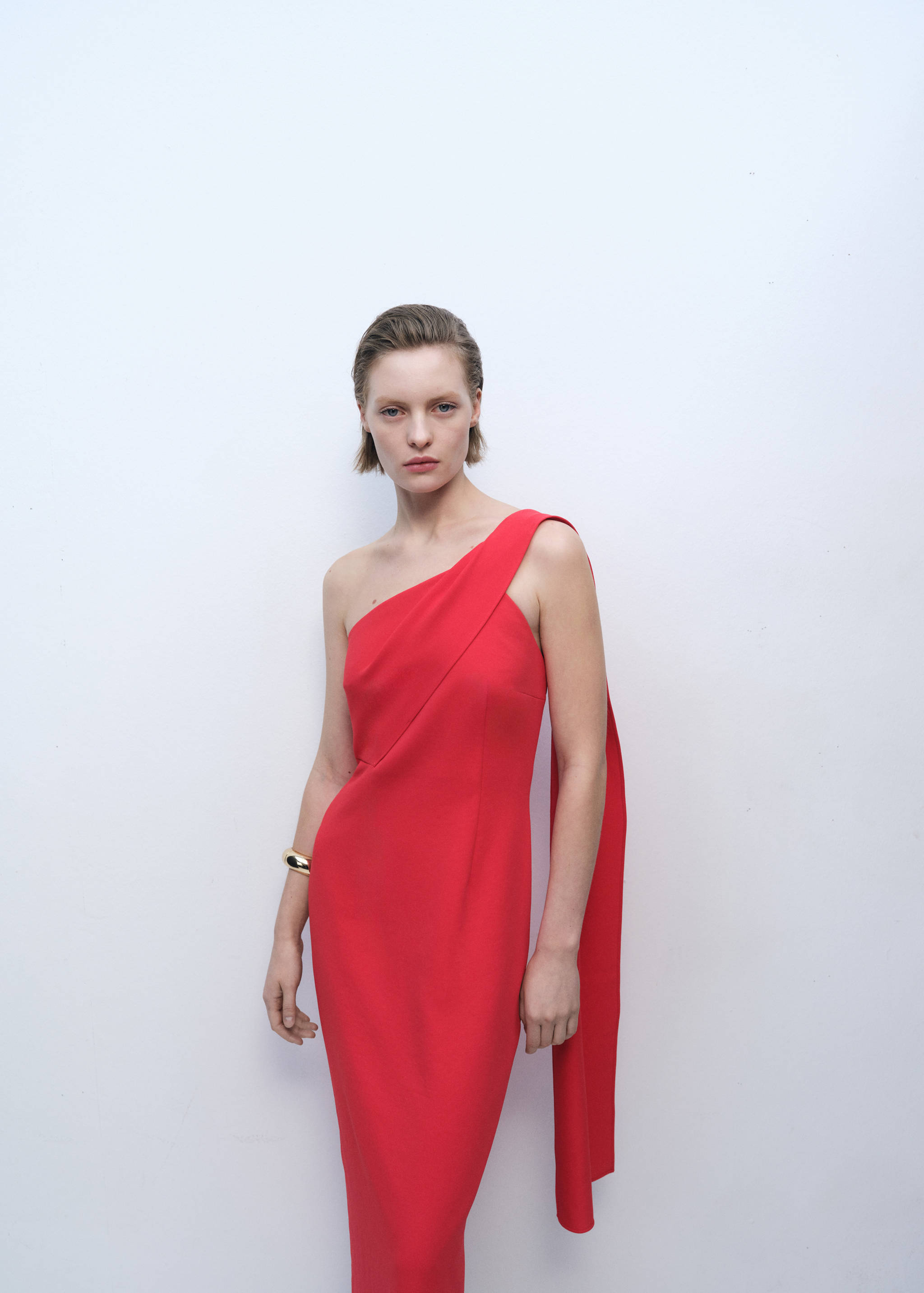 Robe asymétrique col nœud - Plan moyen