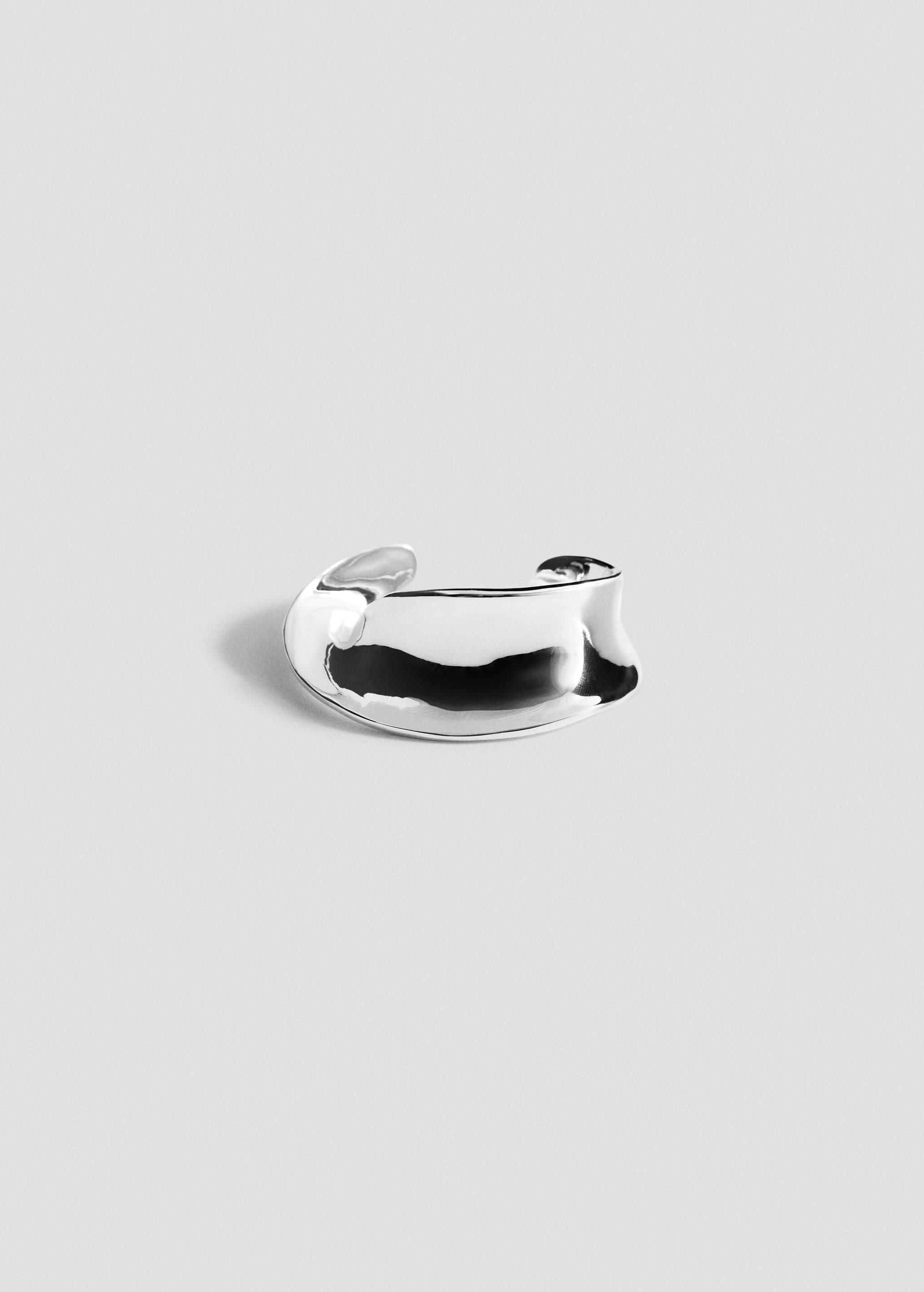 Rigid twisted bracelet - Article without model