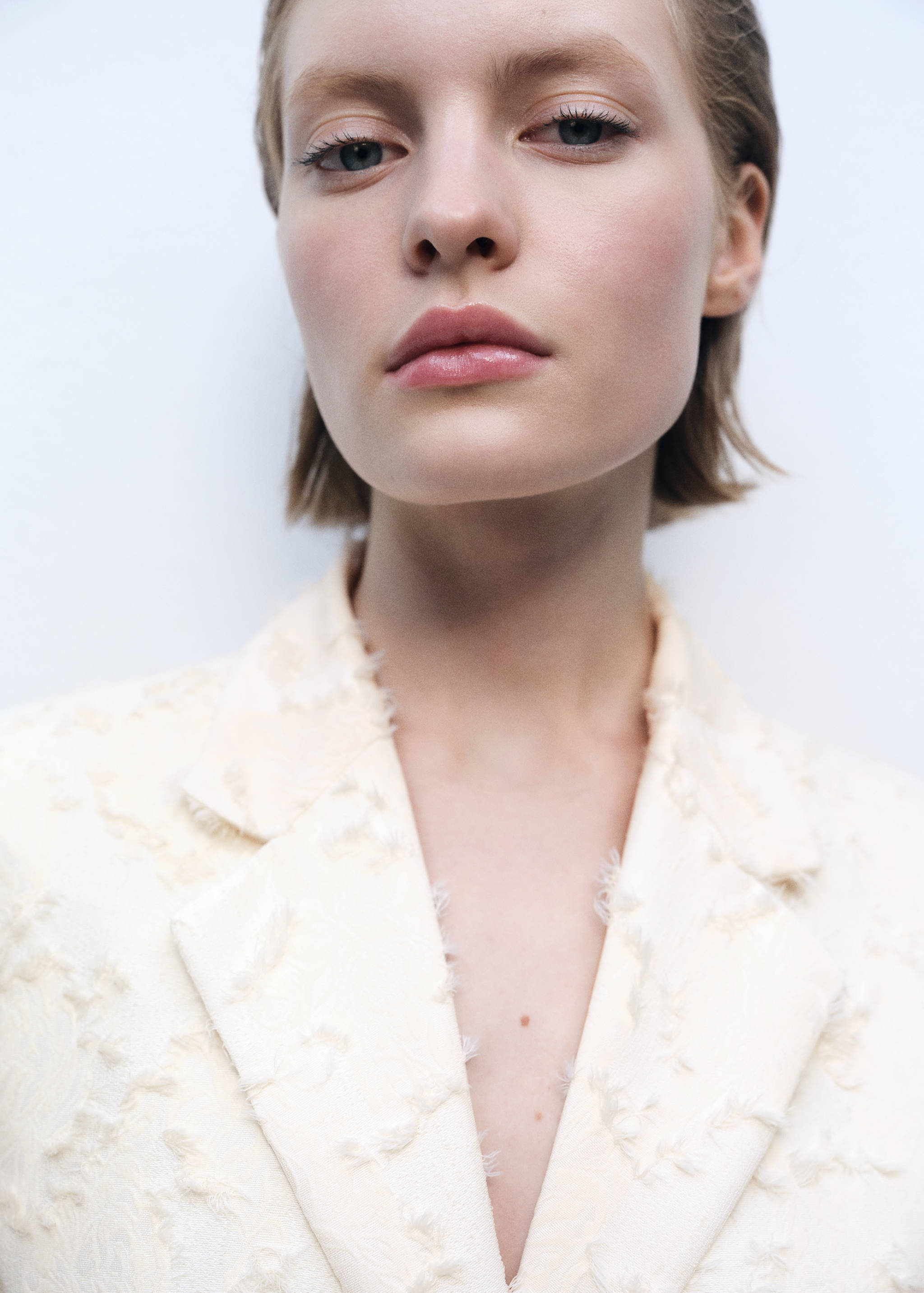 Colete com textura e cinto - Pormenor do artigo 1