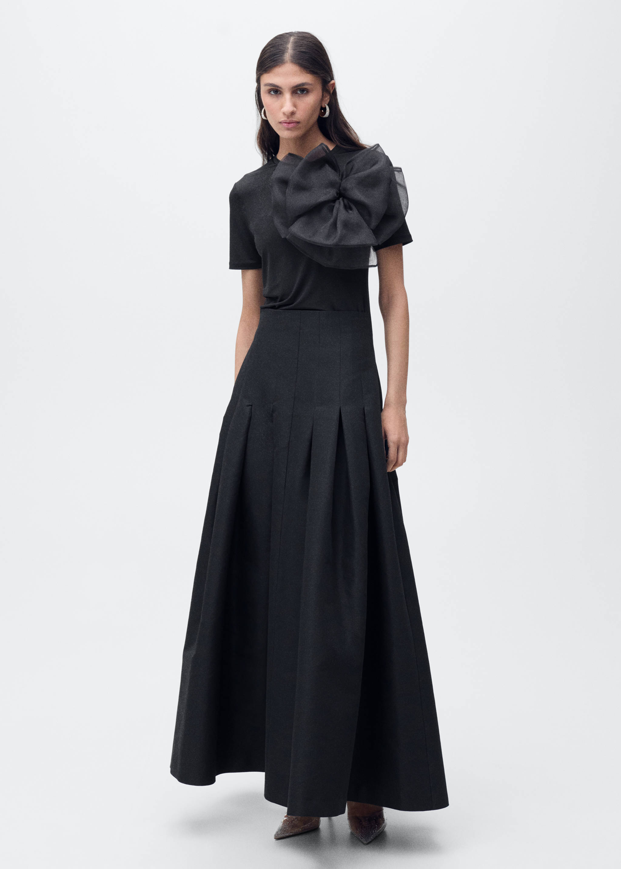 Short-sleeved t-shirt with maxi-bow decoration - General plane