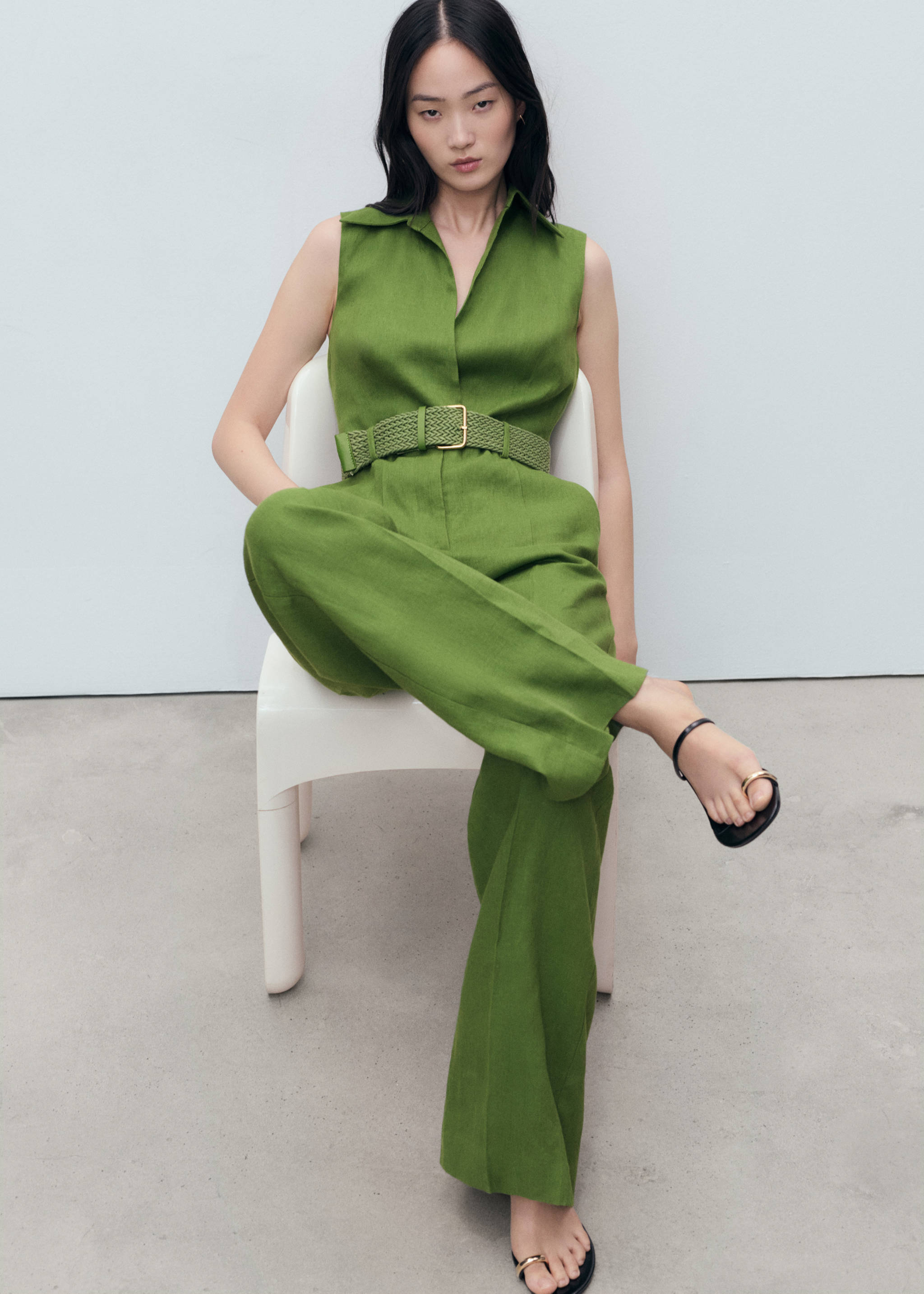 Macacão camiseiro de linho com cinto - Pormenor do artigo 2