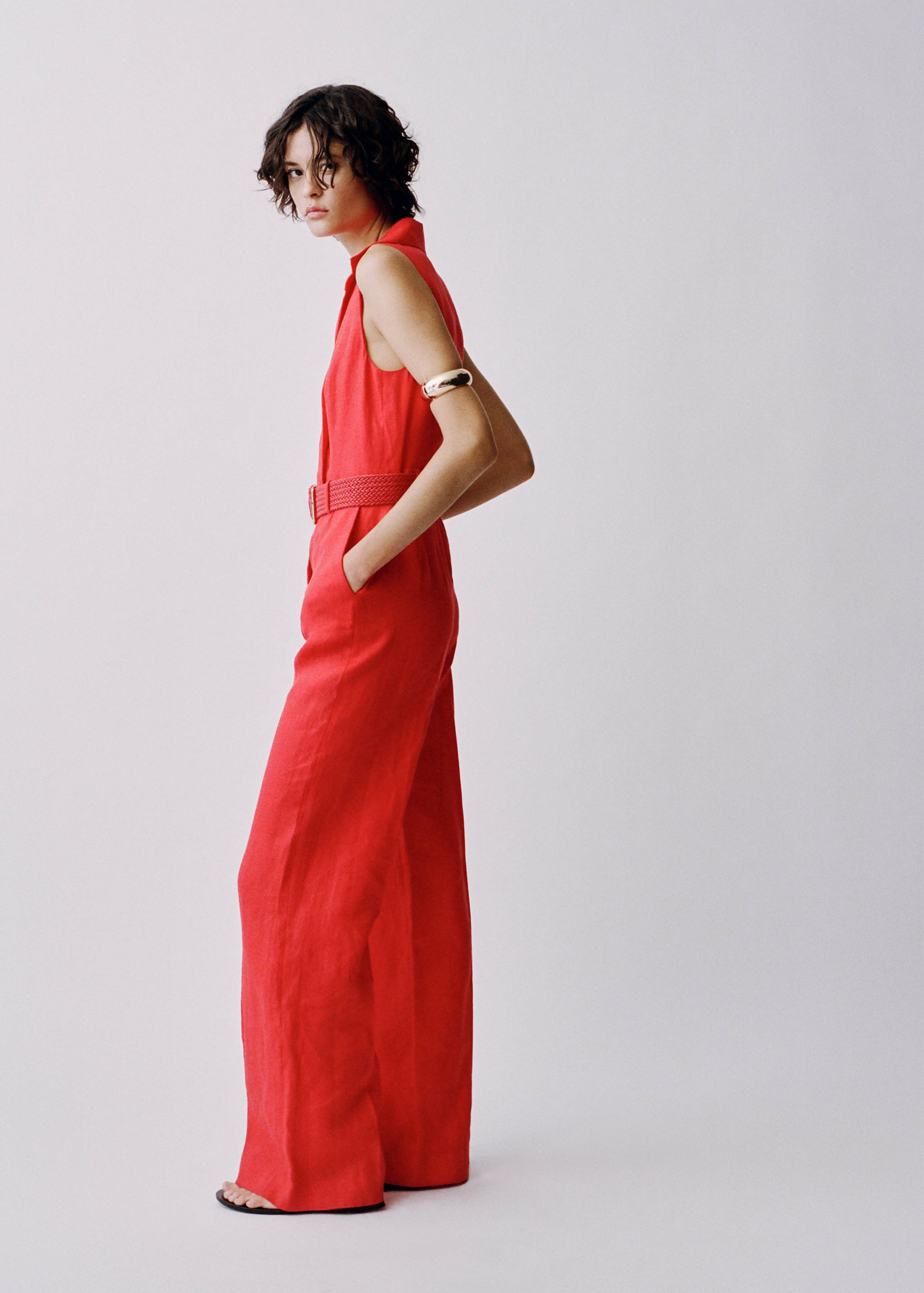 Macacão camiseiro de linho com cinto - Pormenor do artigo 6