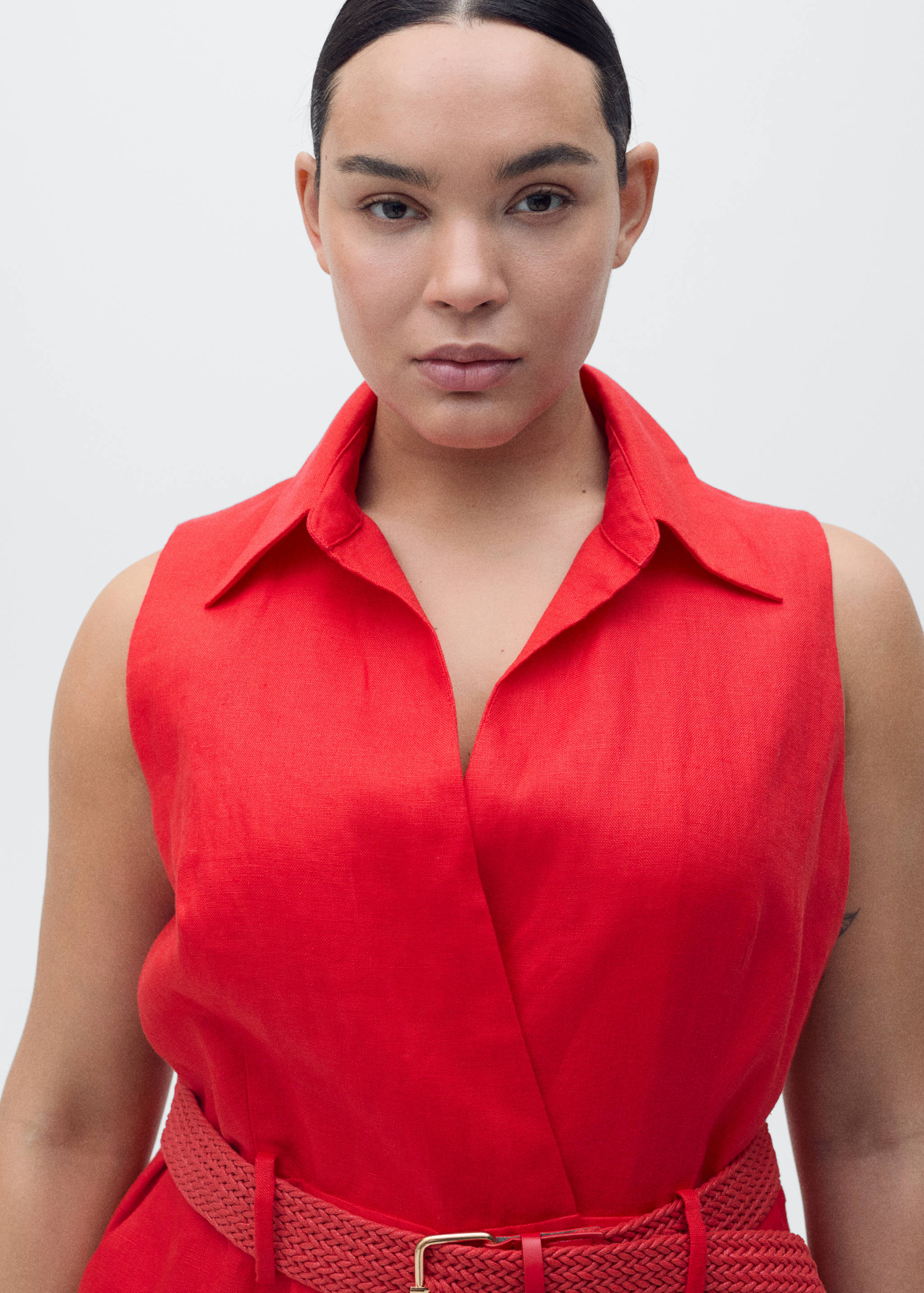 Macacão camiseiro de linho com cinto - Pormenor do artigo 4