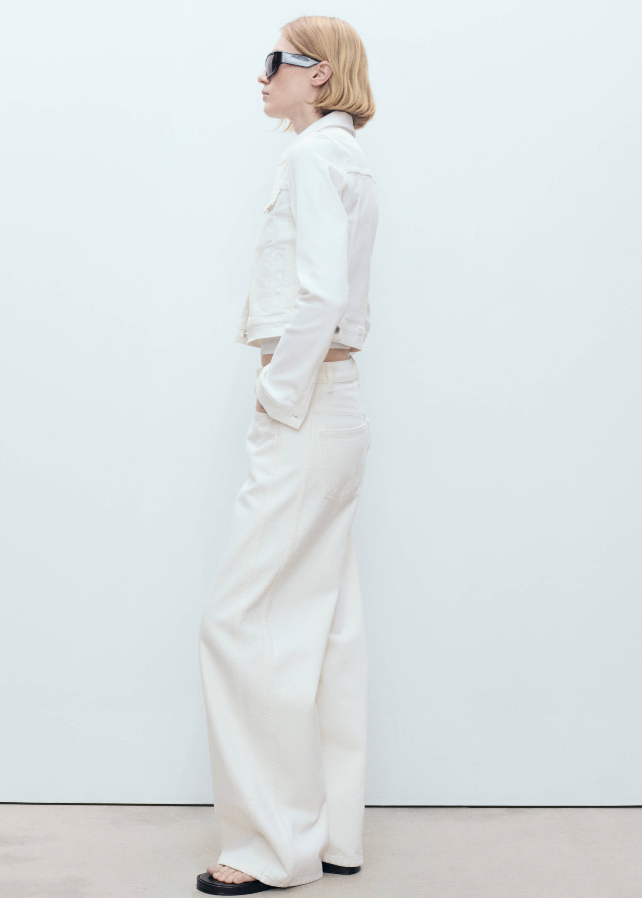 Chaqueta vaquera crop - Plano general