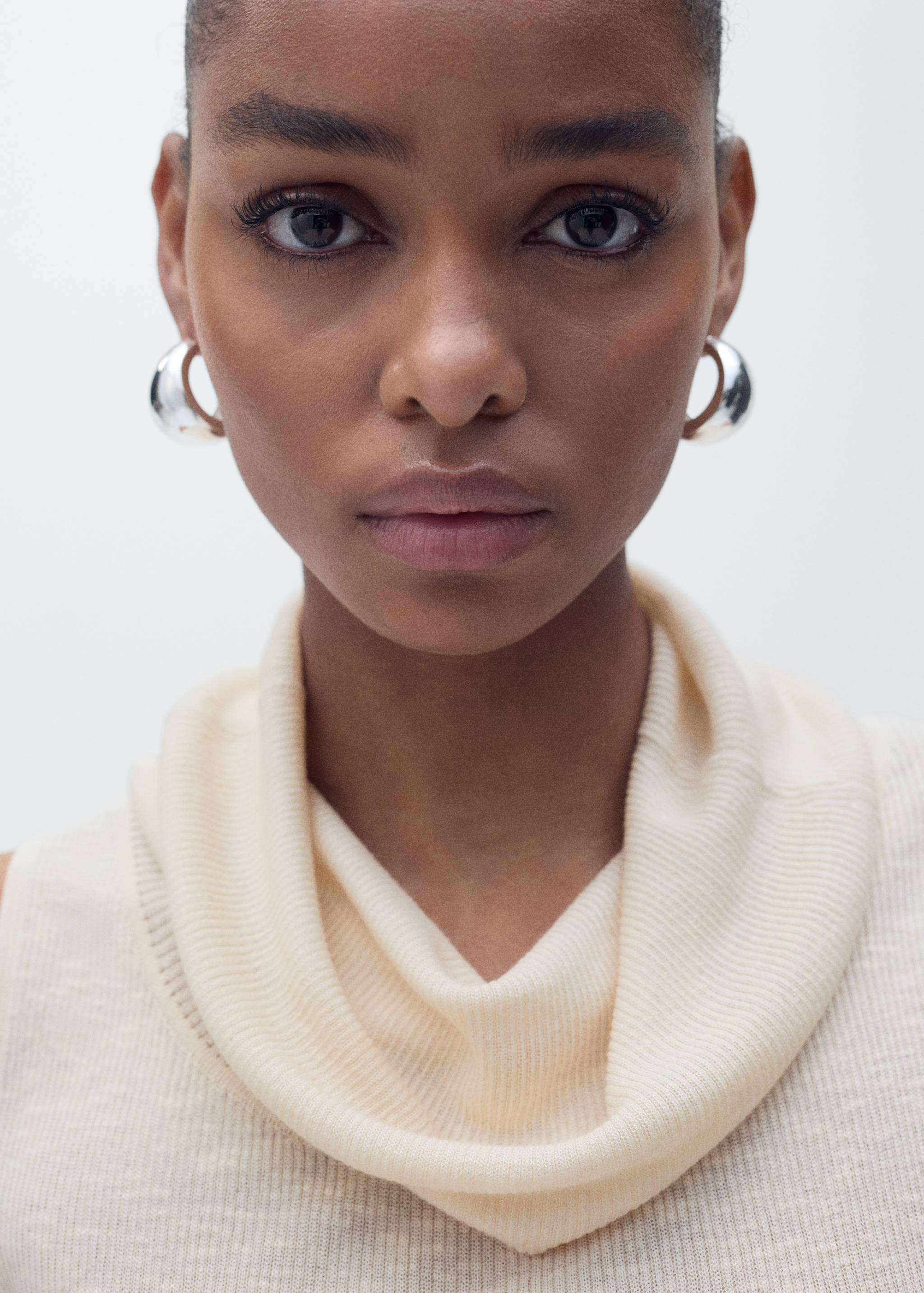 Knitted top with draped neck - Details of the article 1