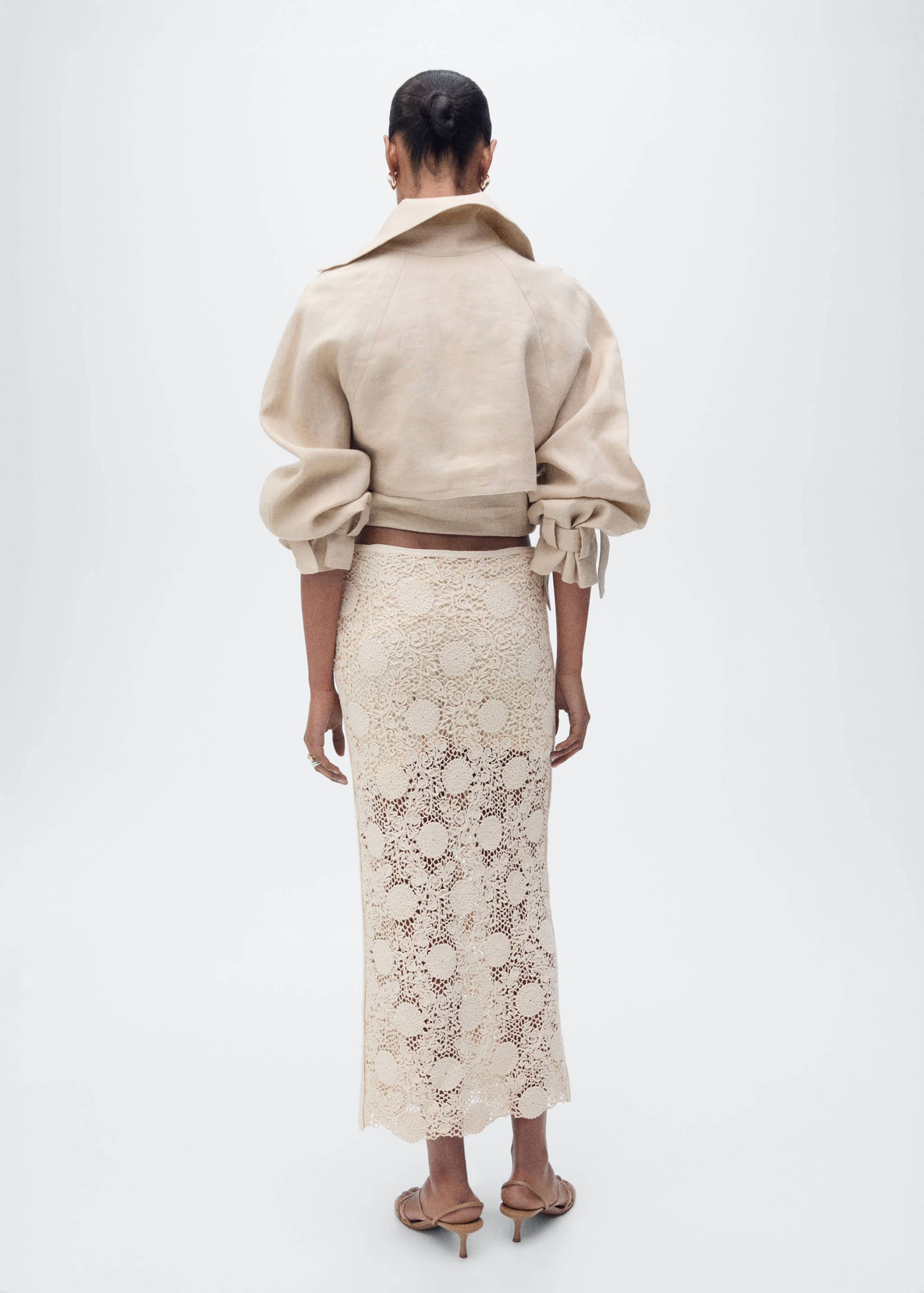 Long crochet floral skirt - Reverse of the article