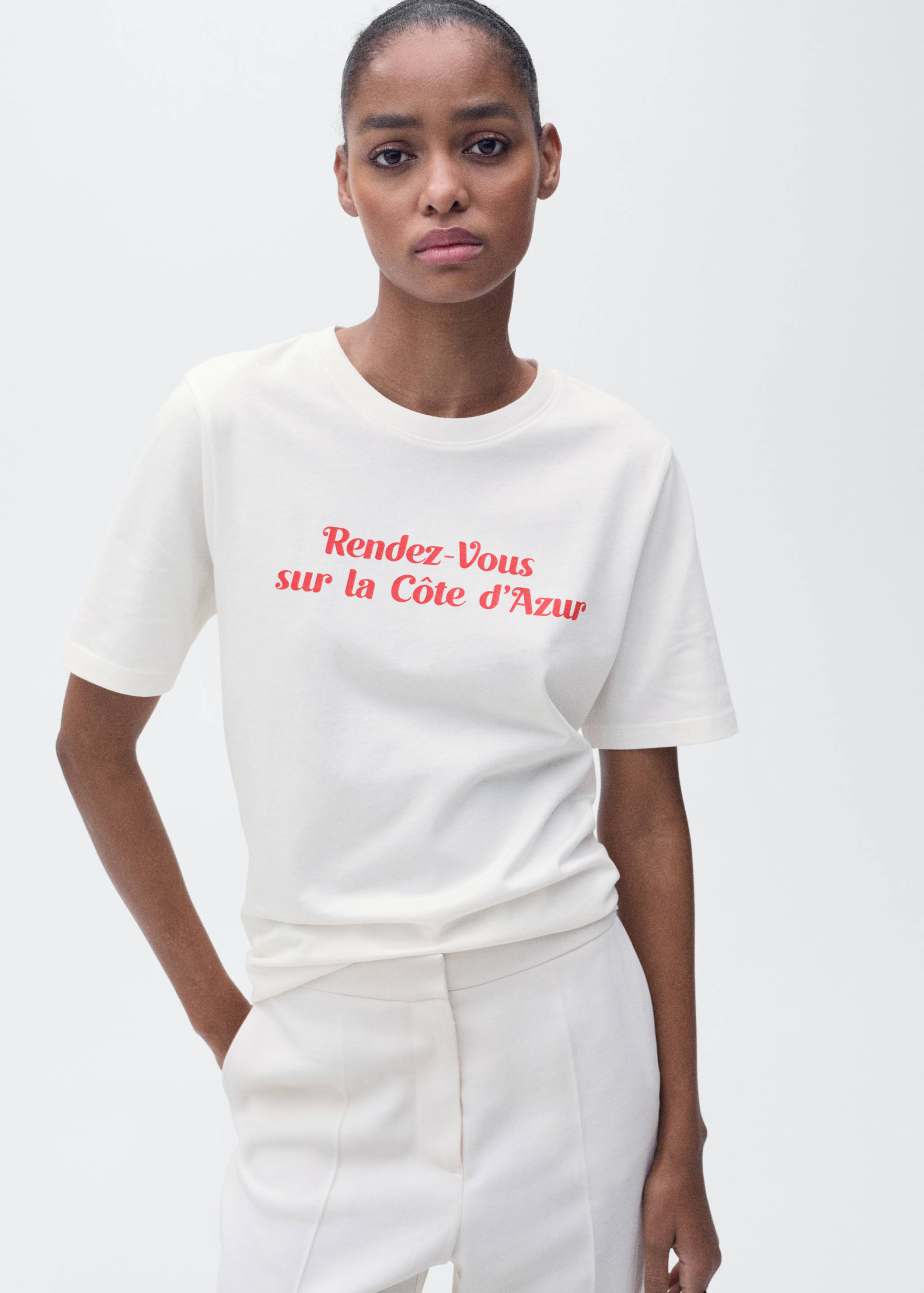 Kortärmad tryckt t-shirt - Bild av mittparti