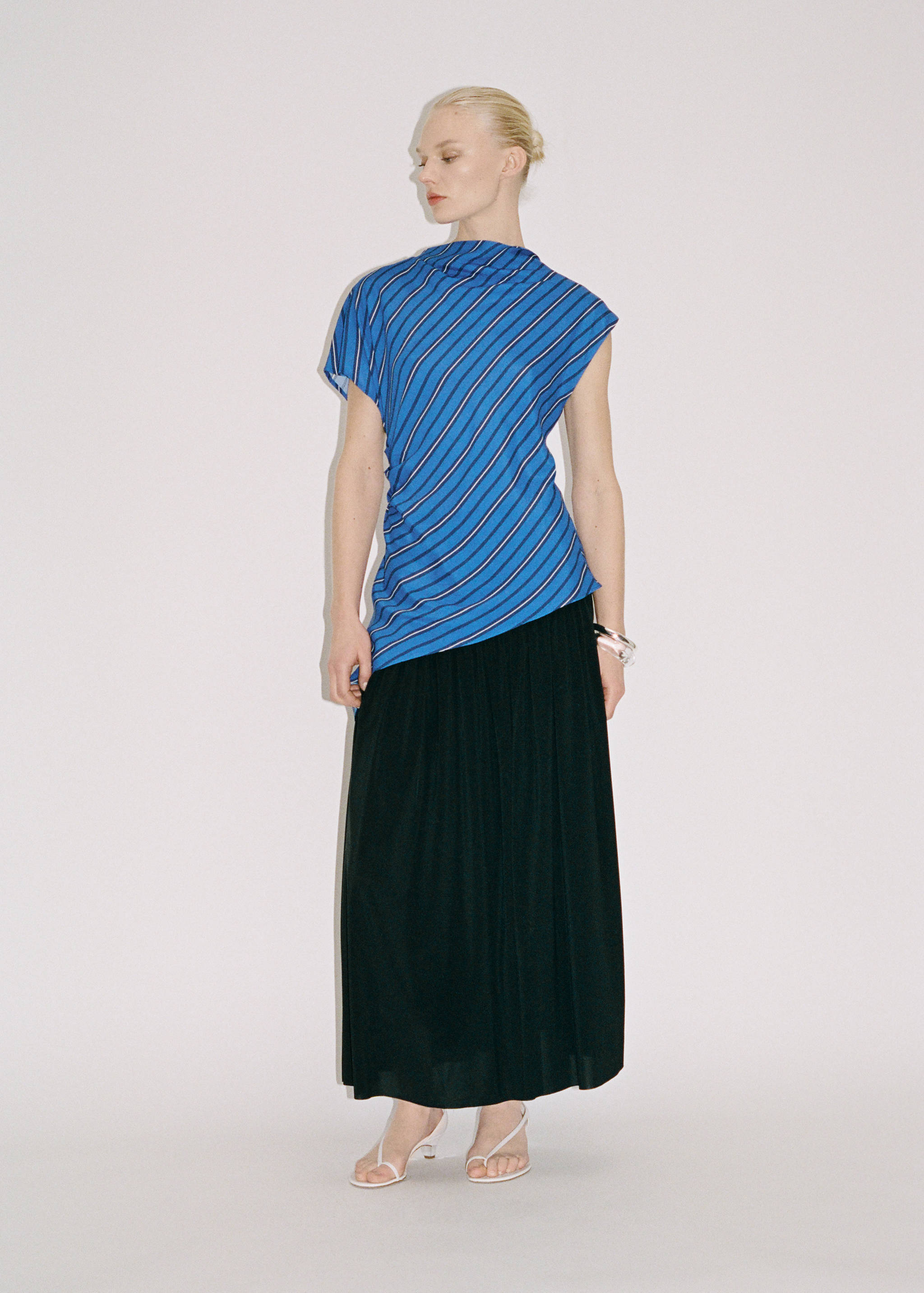 Long gathered skirt - Details of the article 7