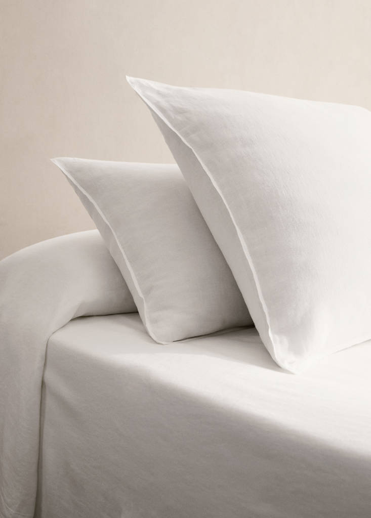 Two washed linen pillowcases 50x75 cm — White