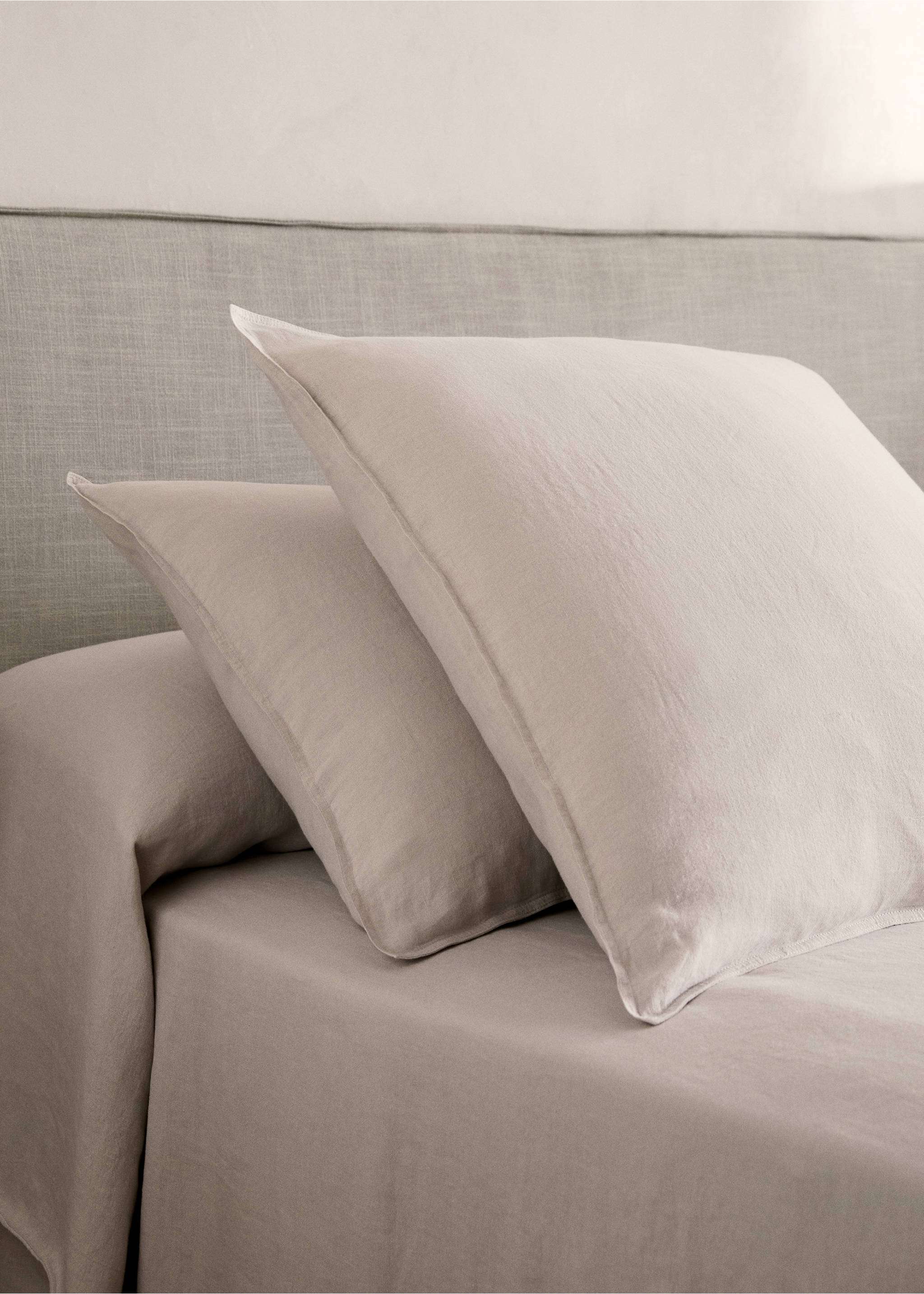Dos fundas almohadas lino lavado 50x75 cm - Plano general, Beige. Ref: 87087196-00.