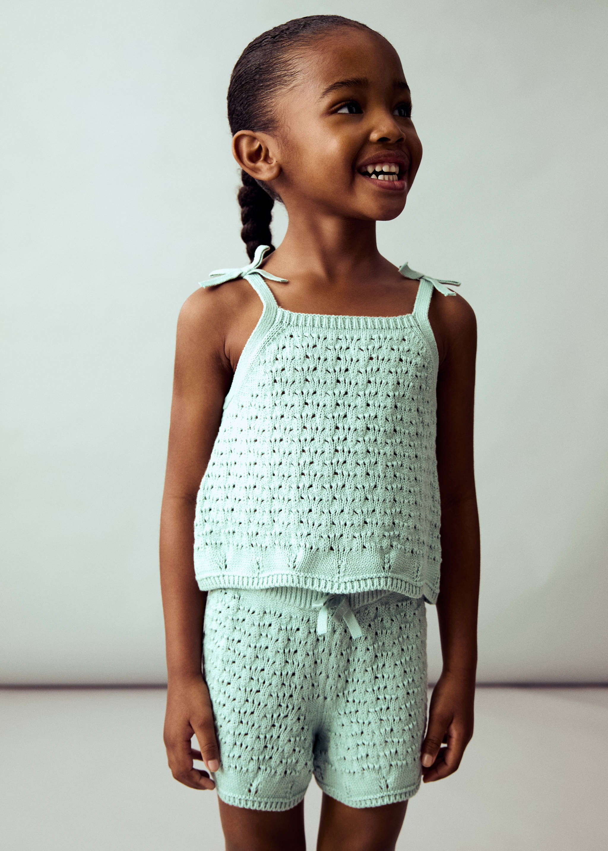 Crochet knitted shorts - Medium plane