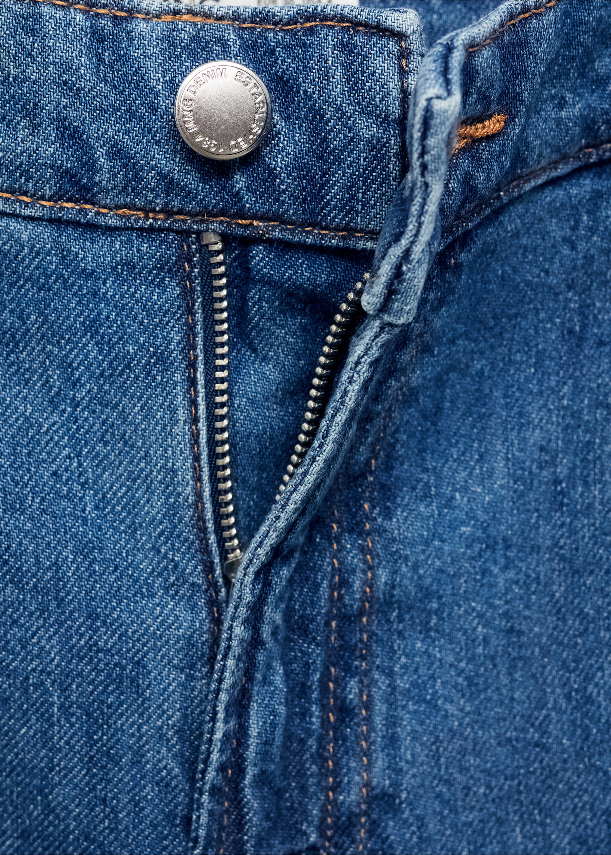 Mid-rise denim bermuda shorts with pleats - Details of the article 8, Medium Blue. Ref: 87087708-00.