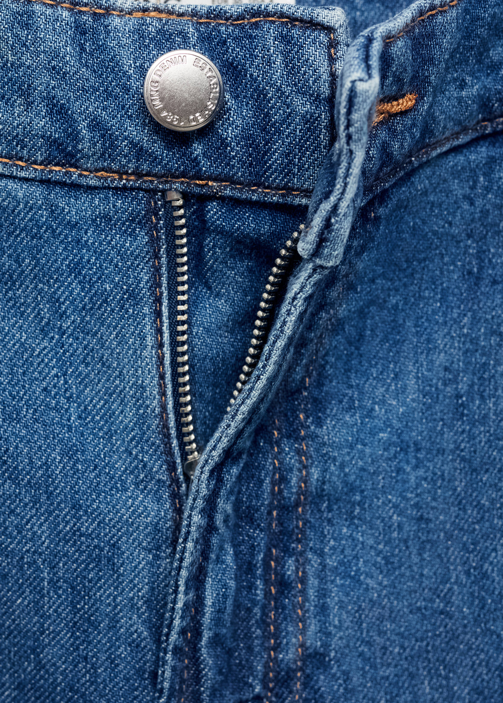 Mid-rise denim bermuda shorts with pleats - Details of the article 8