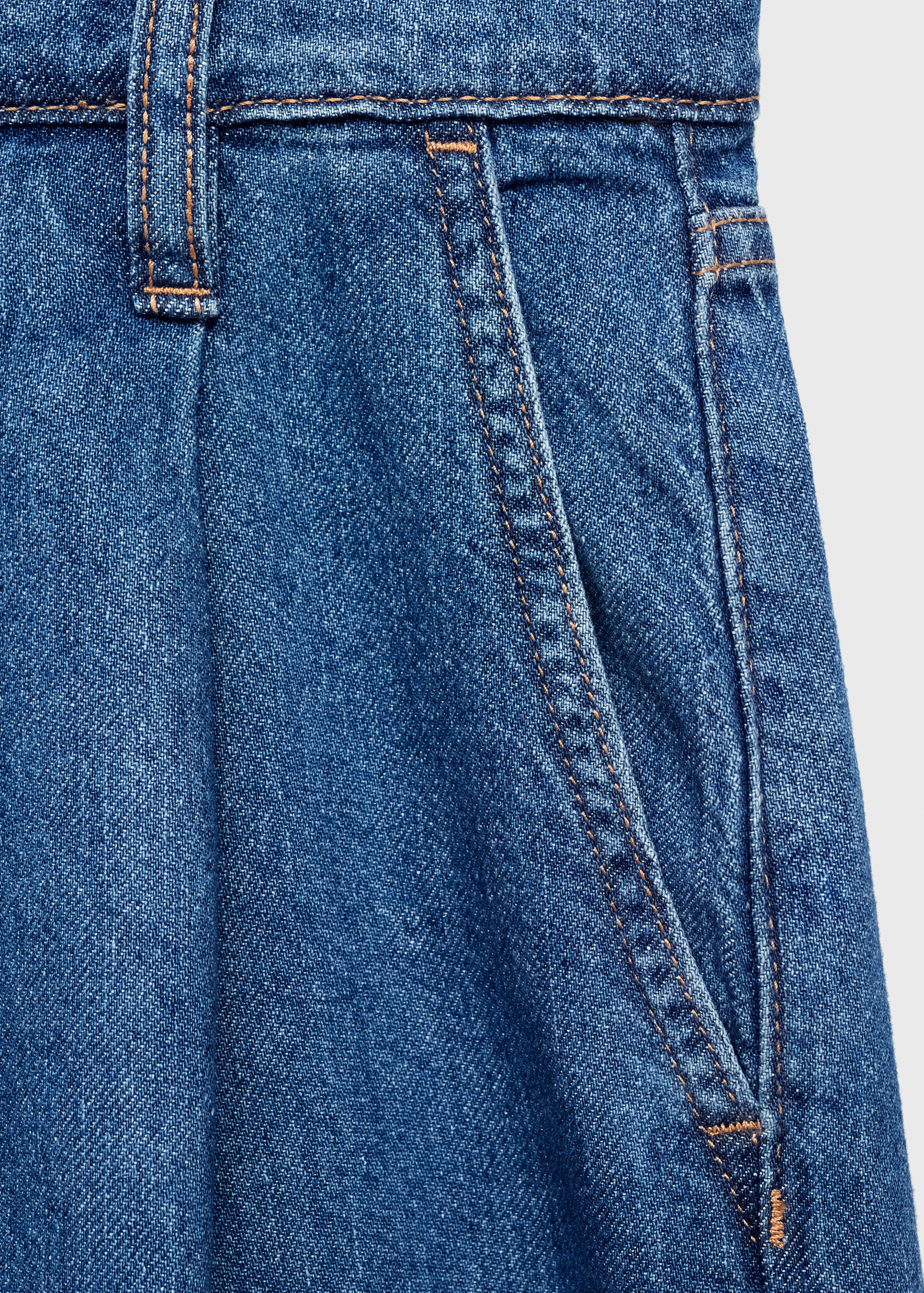 Mid-rise denim bermuda shorts with pleats - Details of the article 0