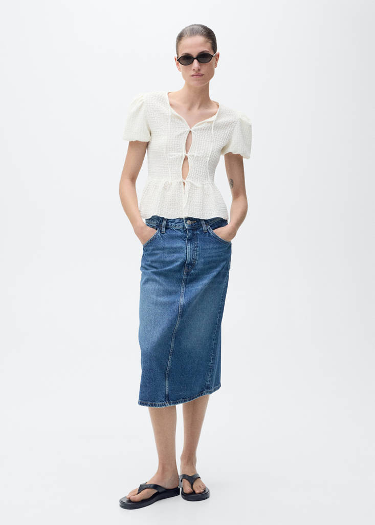 Textured blouse with bow closure — Ecru