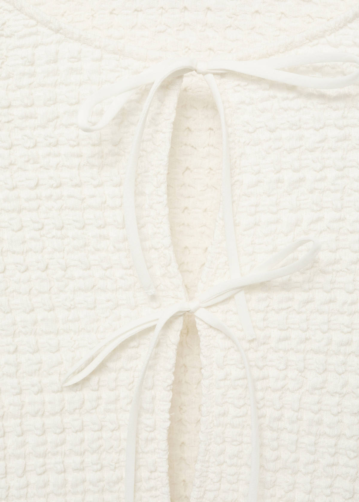 Textured blouse with bow closure — Ecru