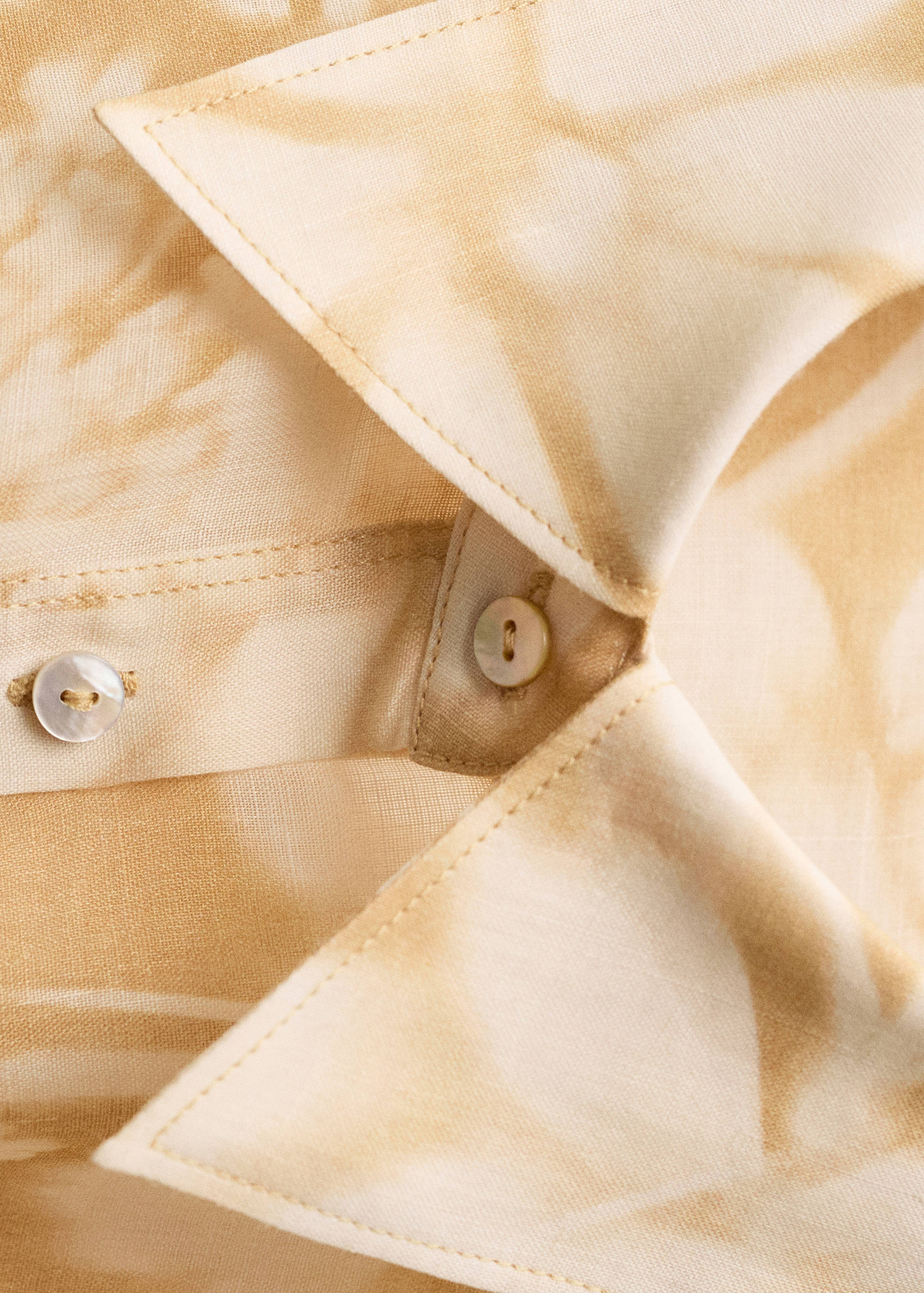 Ramie shirt with multi-position closure - Details of the article 0