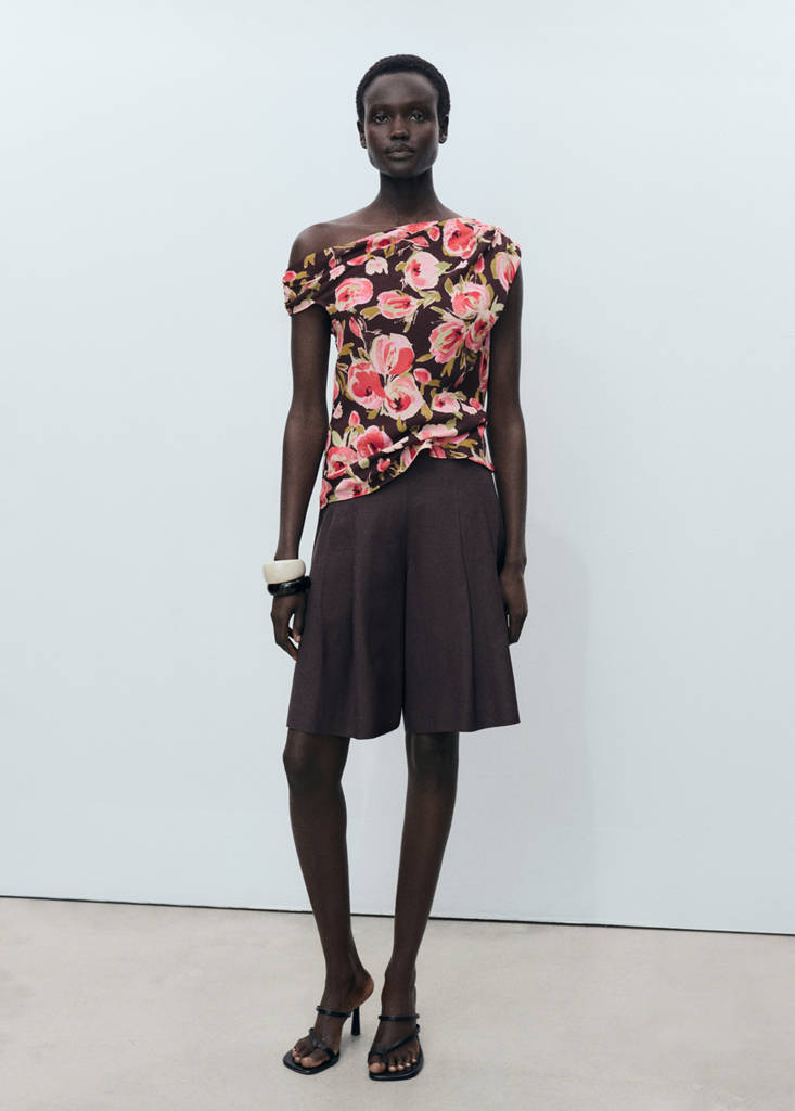 Floral blouse with asymmetrical neck — Brown