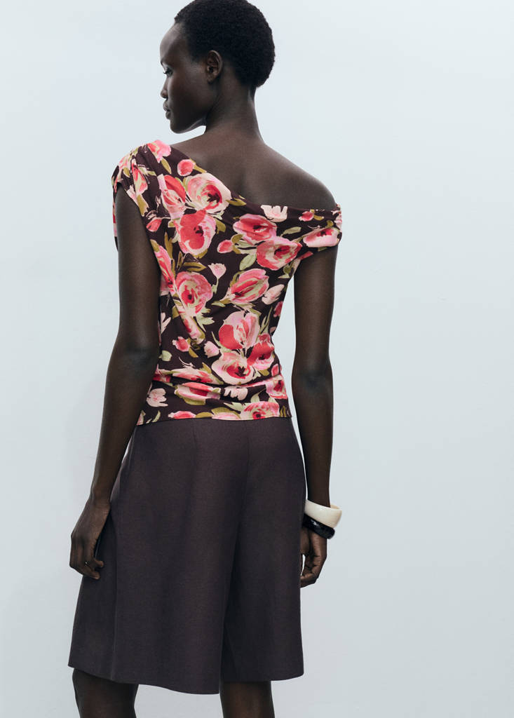 Floral blouse with asymmetrical neck — Brown