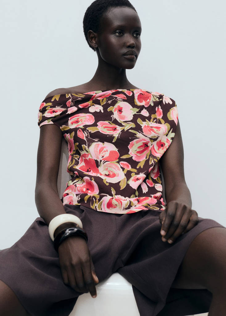 Floral blouse with asymmetrical neck — Brown