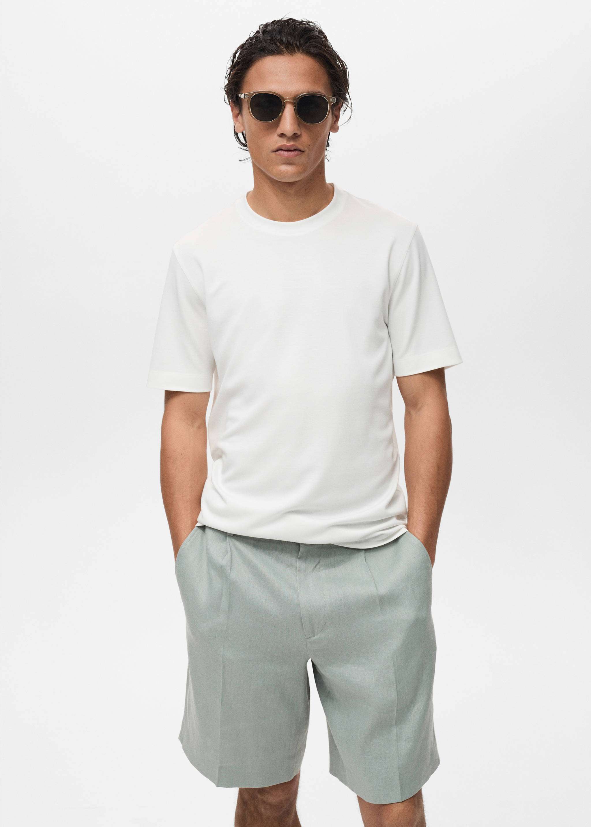 Футболка из лиоцелла - Средний план