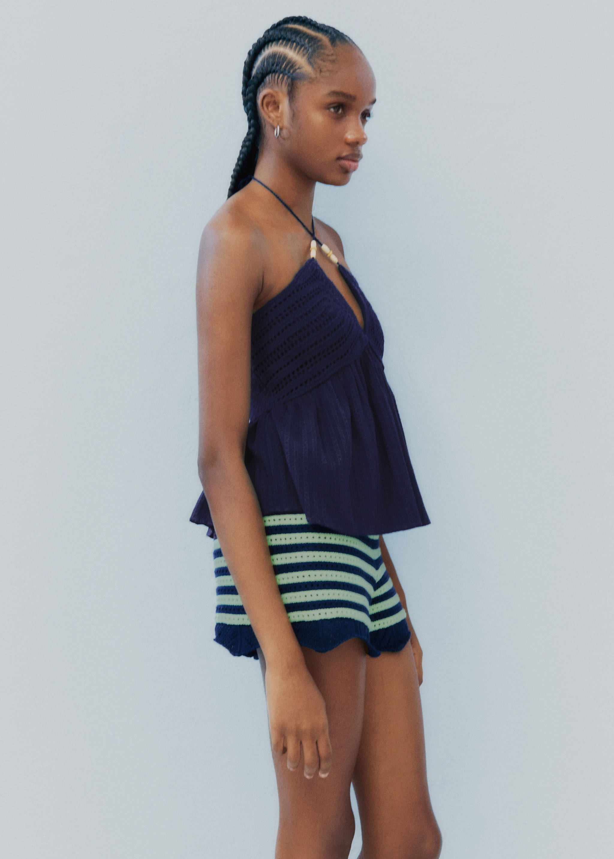 Contrasting crochet shorts - Details of the article 5