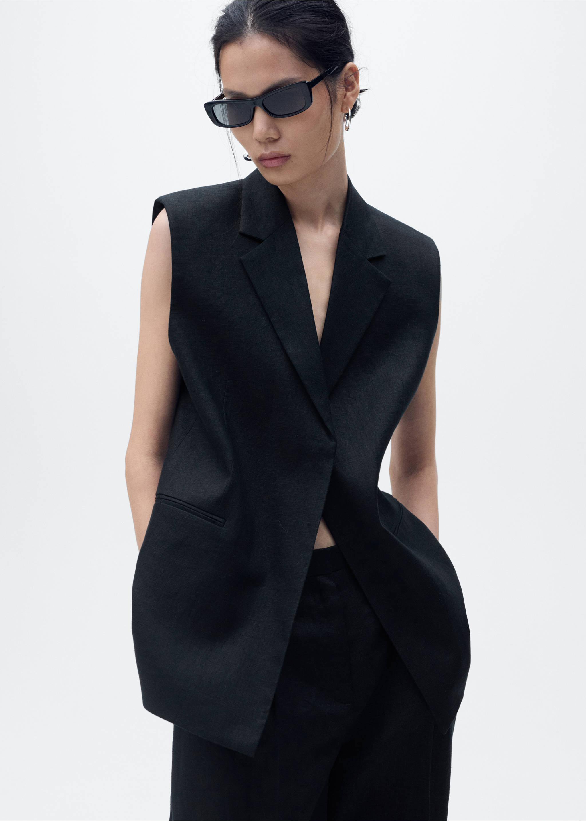 Chaleco traje lino - Plano medio, Negro. Ref: 87088639-00.