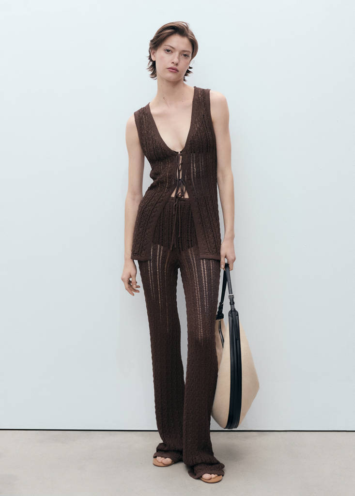Openwork knitted waistcoat with bow closure — Chocolate