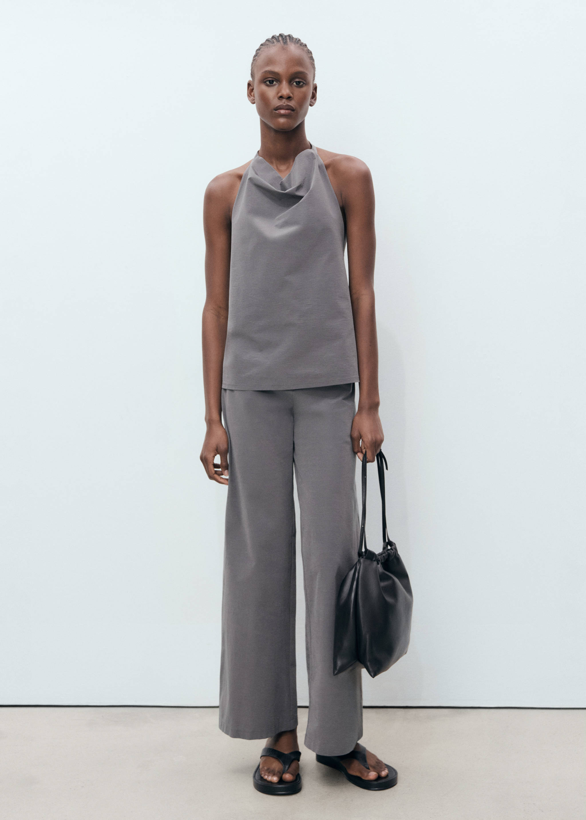 Gerade Hose mit schmalem Gürtel - Allgemeine Ansicht