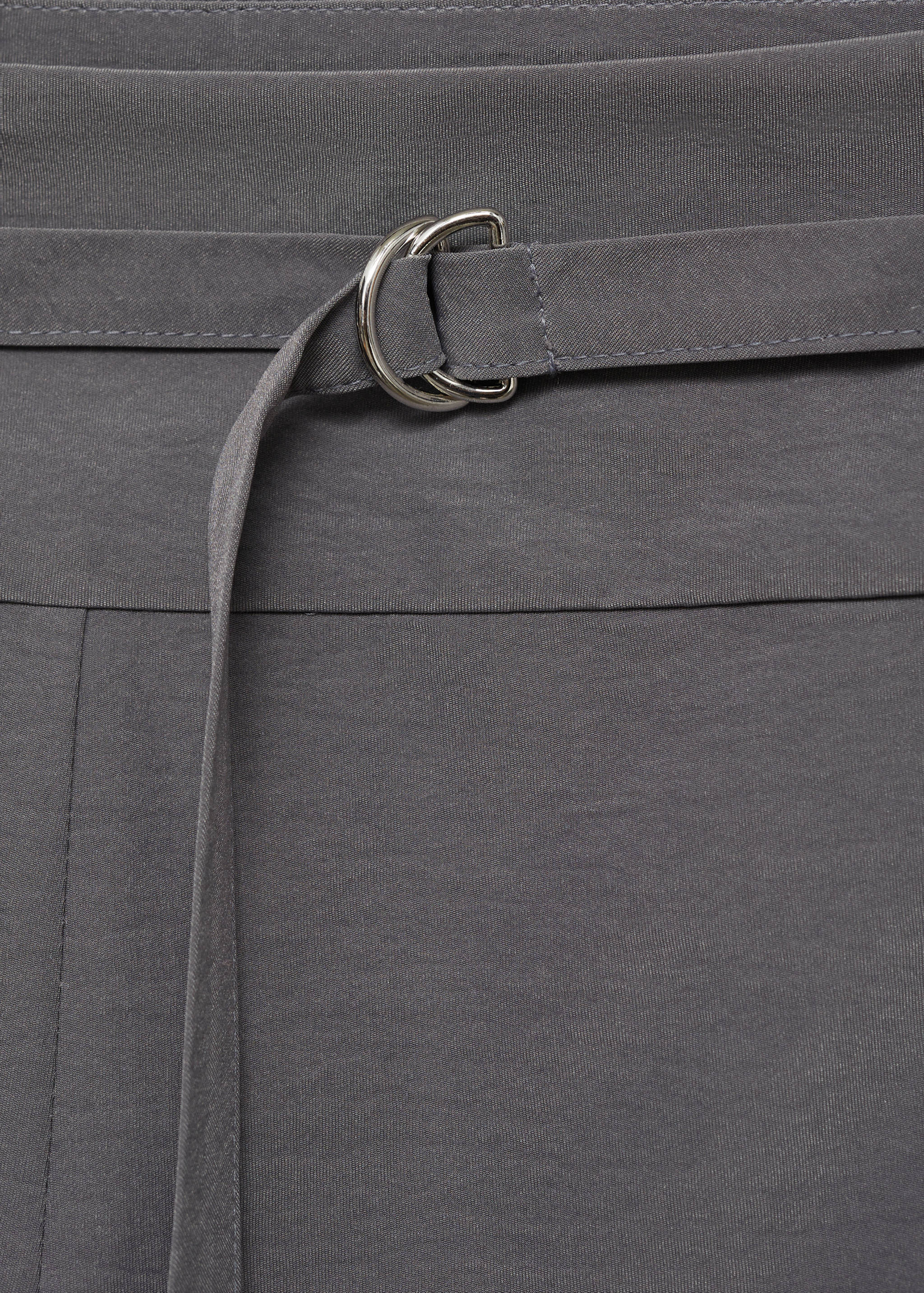 Gerade Hose mit schmalem Gürtel - Detail des Artikels 8