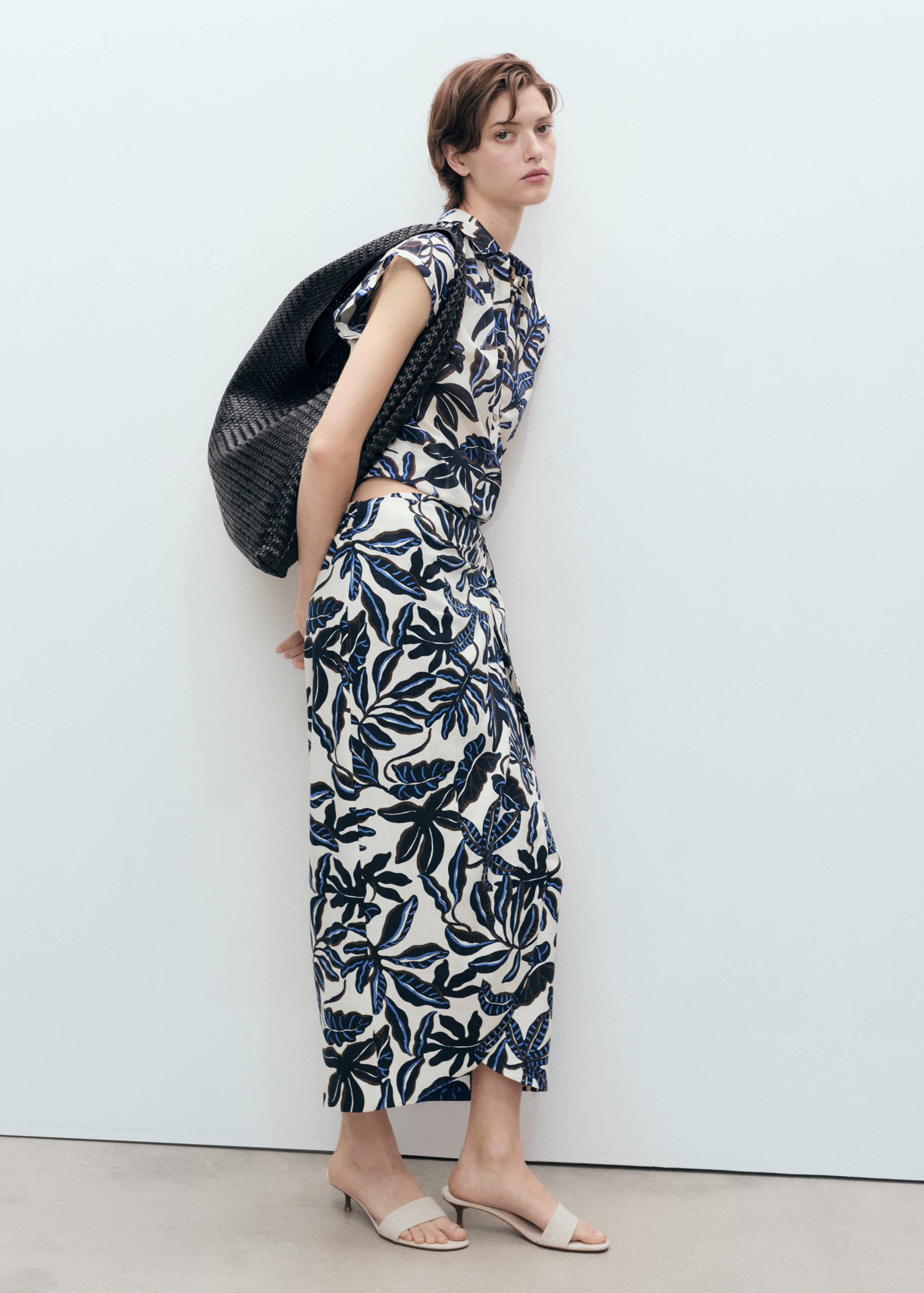 Linen skirt with knot detail - General plane