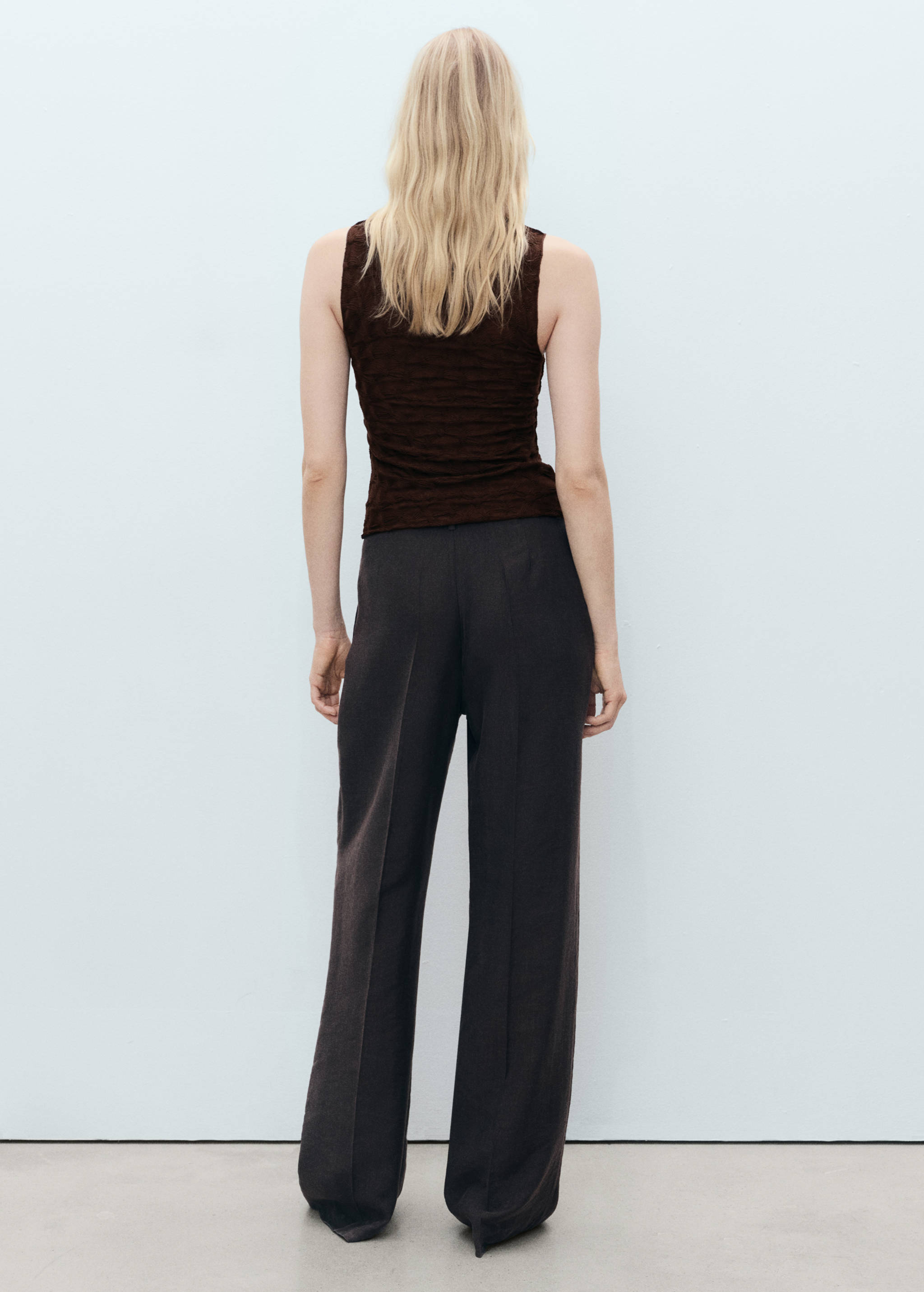 Fitted top with gathered shoulder - Reverse of the article