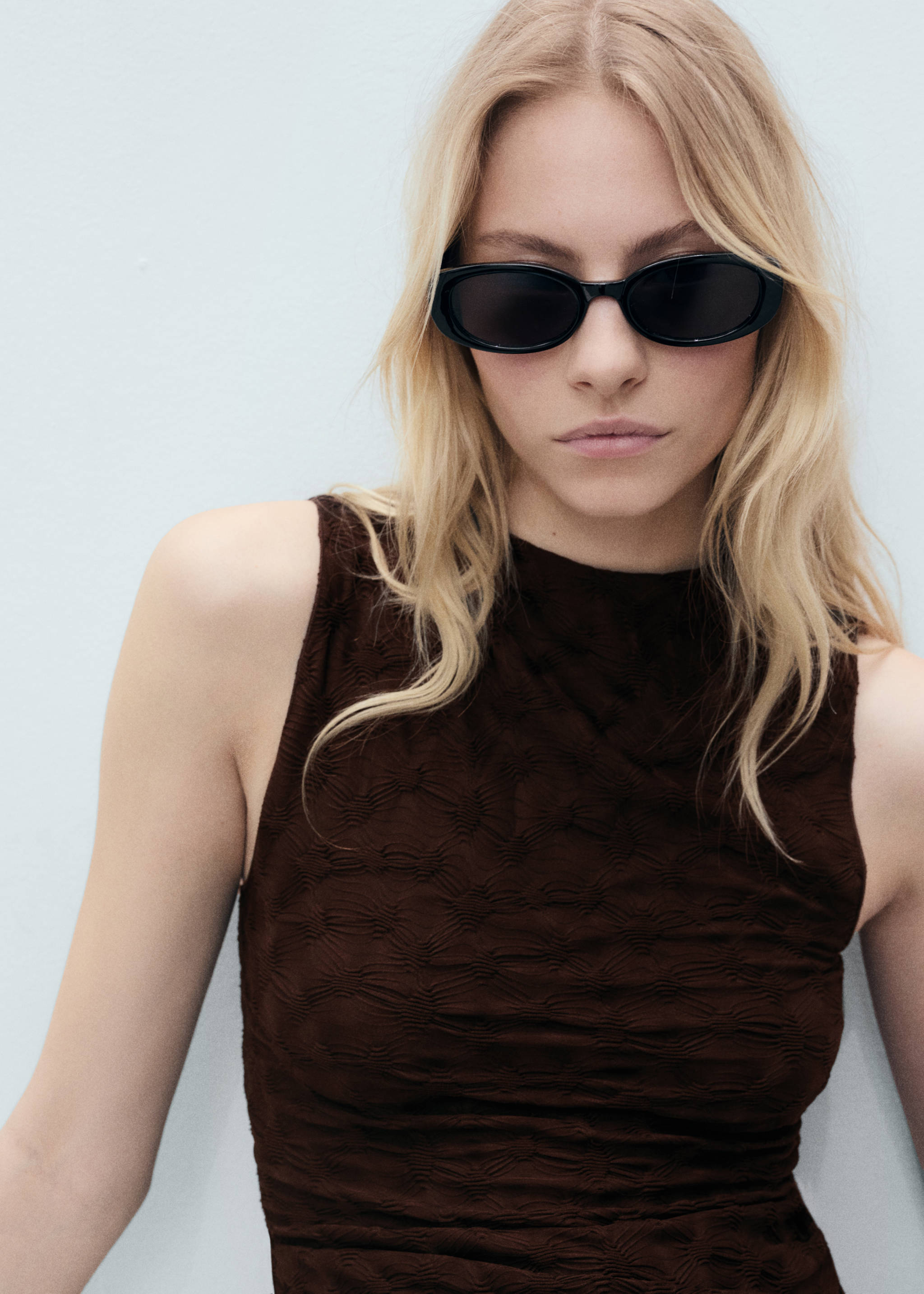 Fitted top with gathered shoulder - Details of the article 1