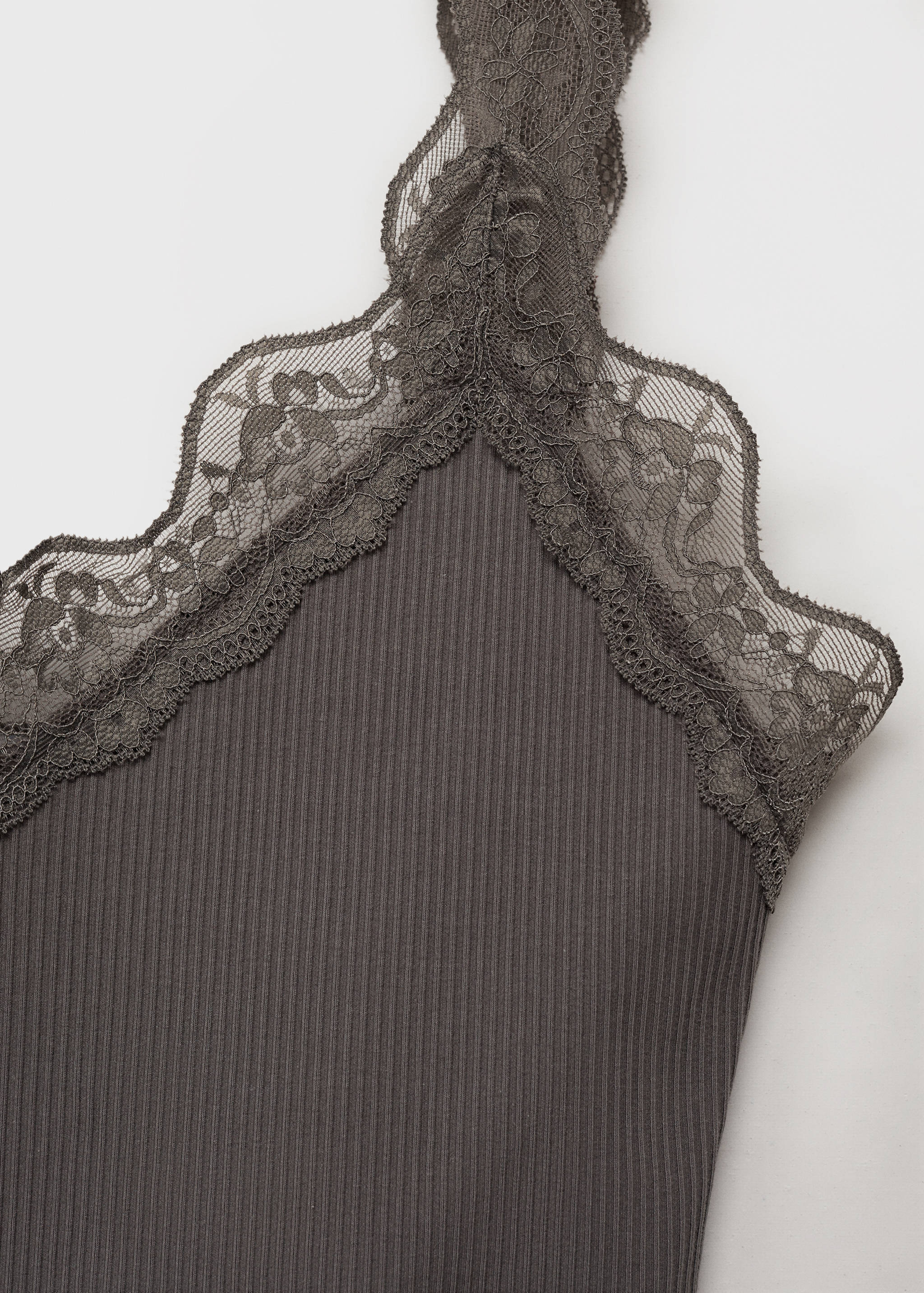 Fitted top with lace neckline - Details of the article 8