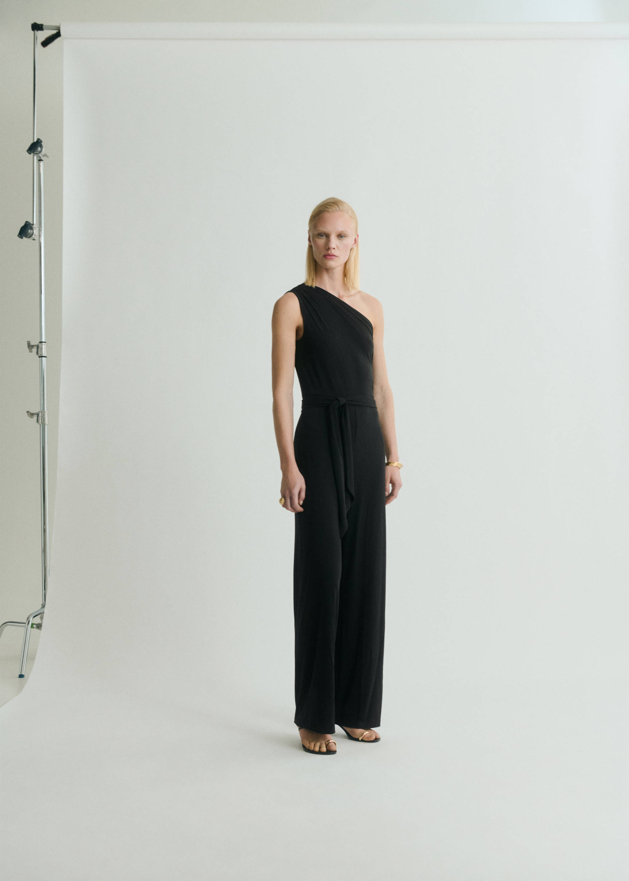 Asymmetric belt jumpsuit - General plane